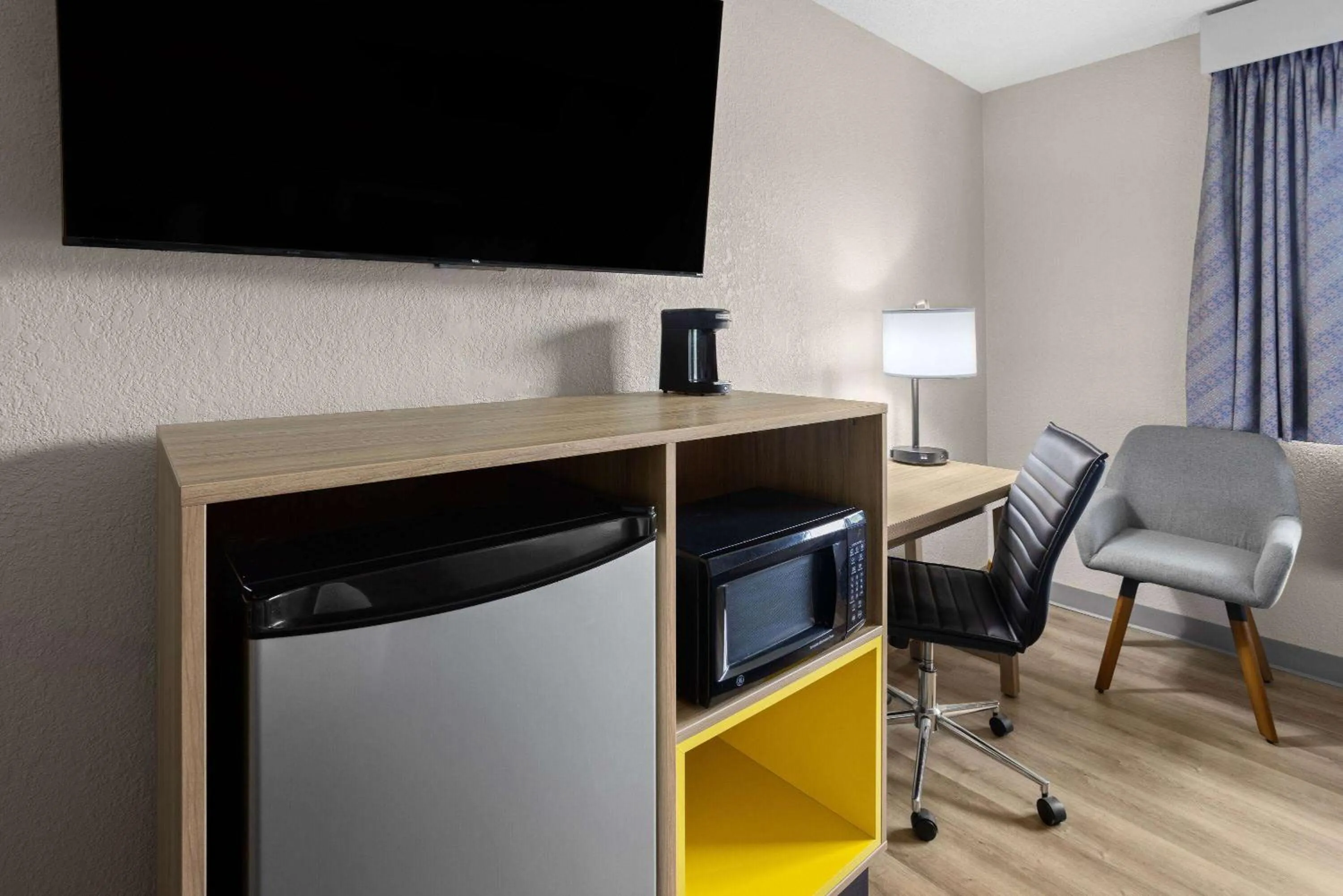 Photo of the whole room in Days Inn by Wyndham Hornell NY