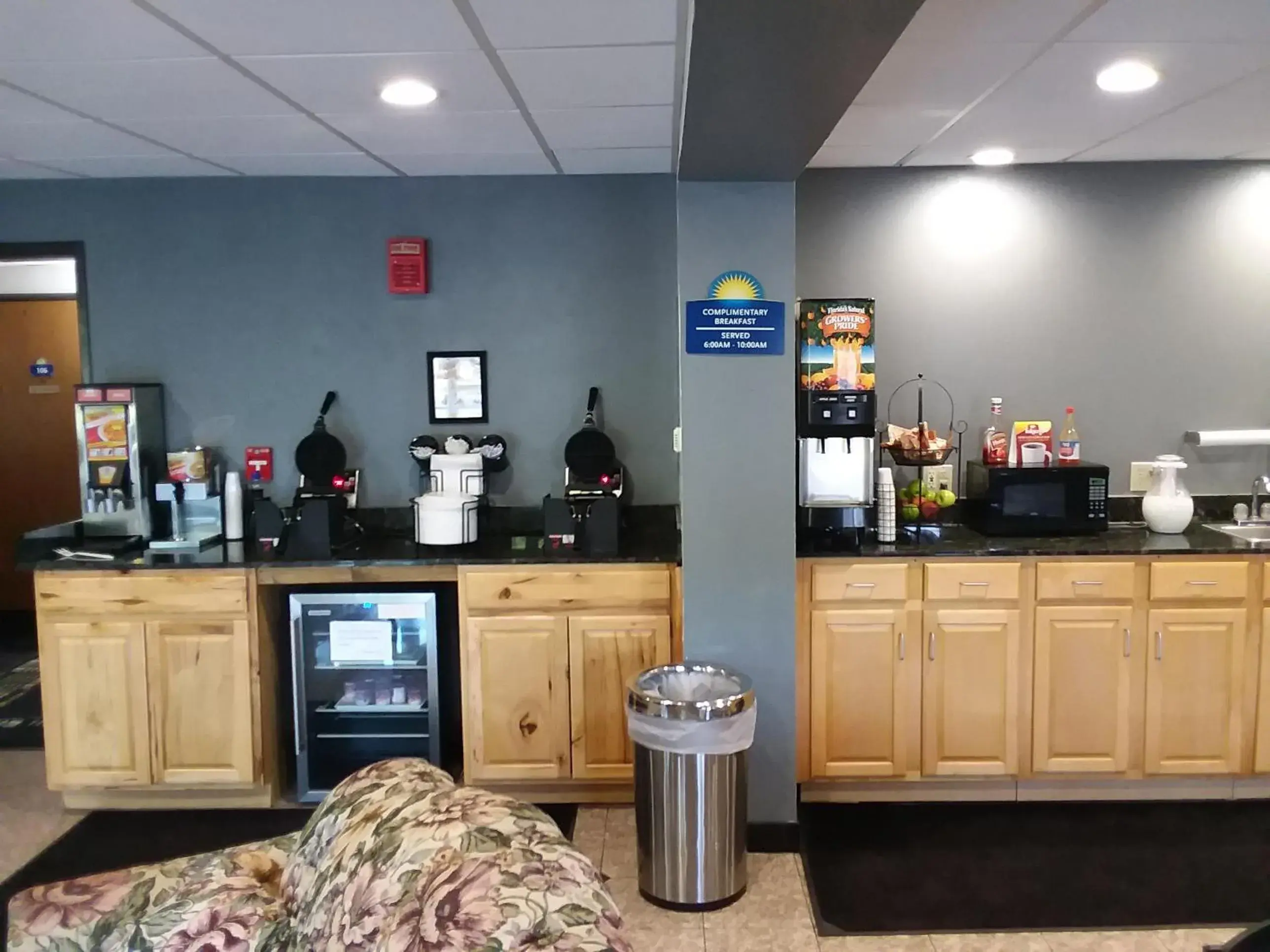 Breakfast in Days Inn by Wyndham Hornell NY Breakfast in Days Inn by Wyndham Hornell NY