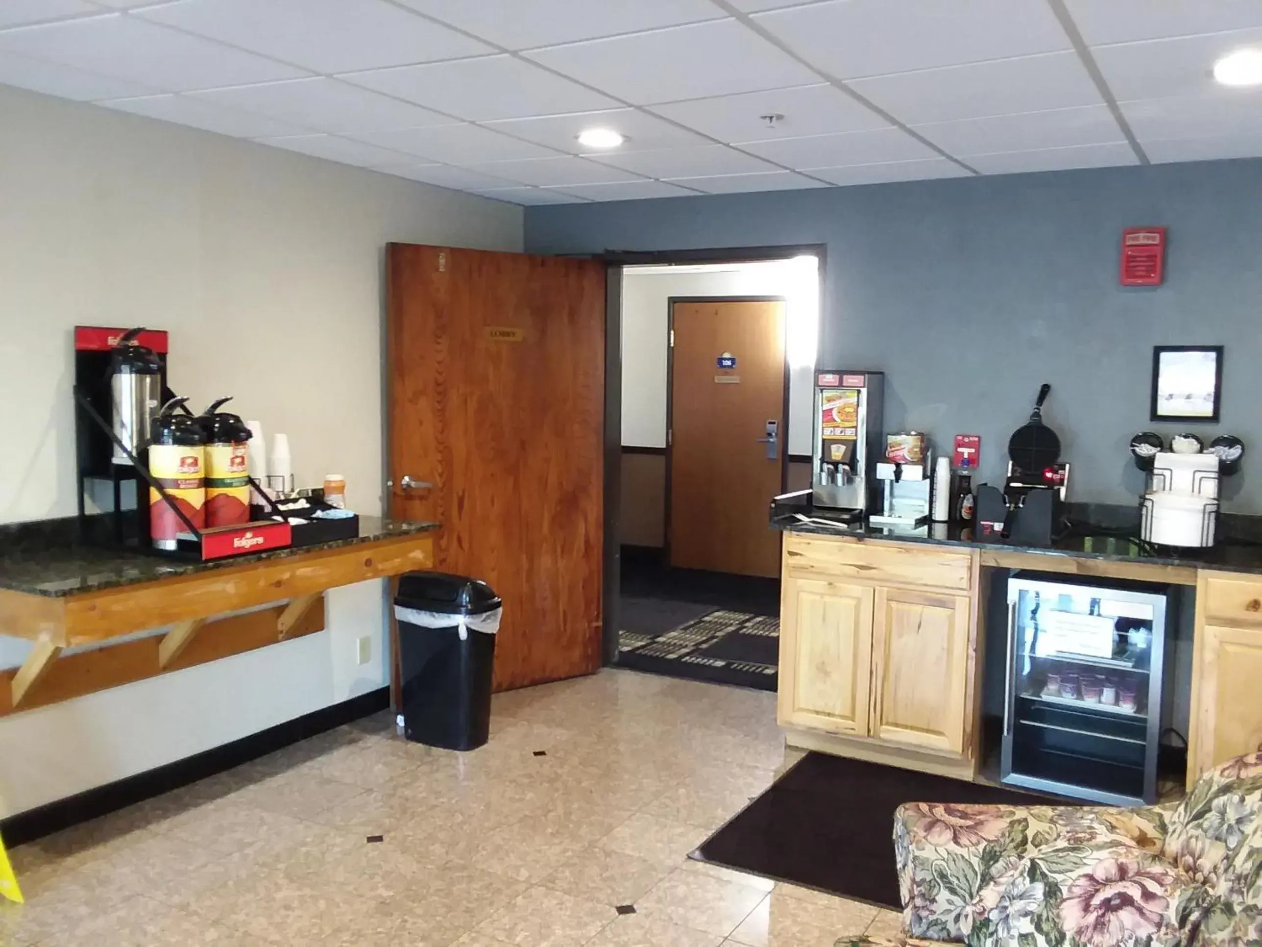 Breakfast in Days Inn by Wyndham Hornell NY Breakfast in Days Inn by Wyndham Hornell NY