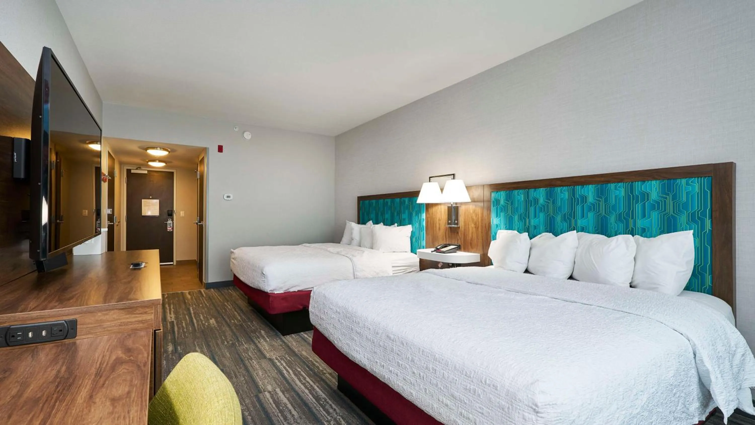 Bedroom, Bed in Hampton Inn & Suites Salinas