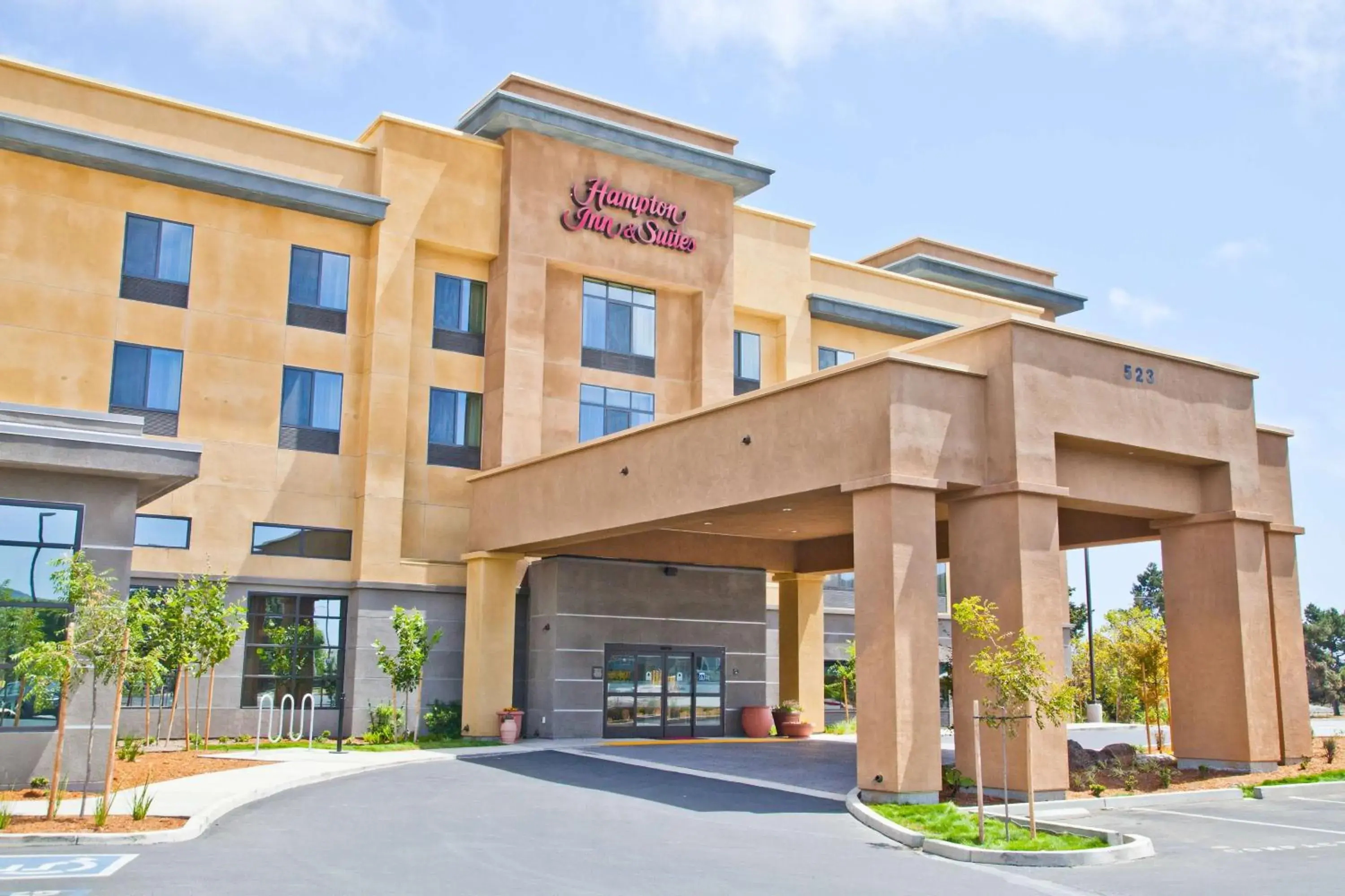 Property building in Hampton Inn & Suites Salinas Property building in Hampton Inn & Suites Salinas