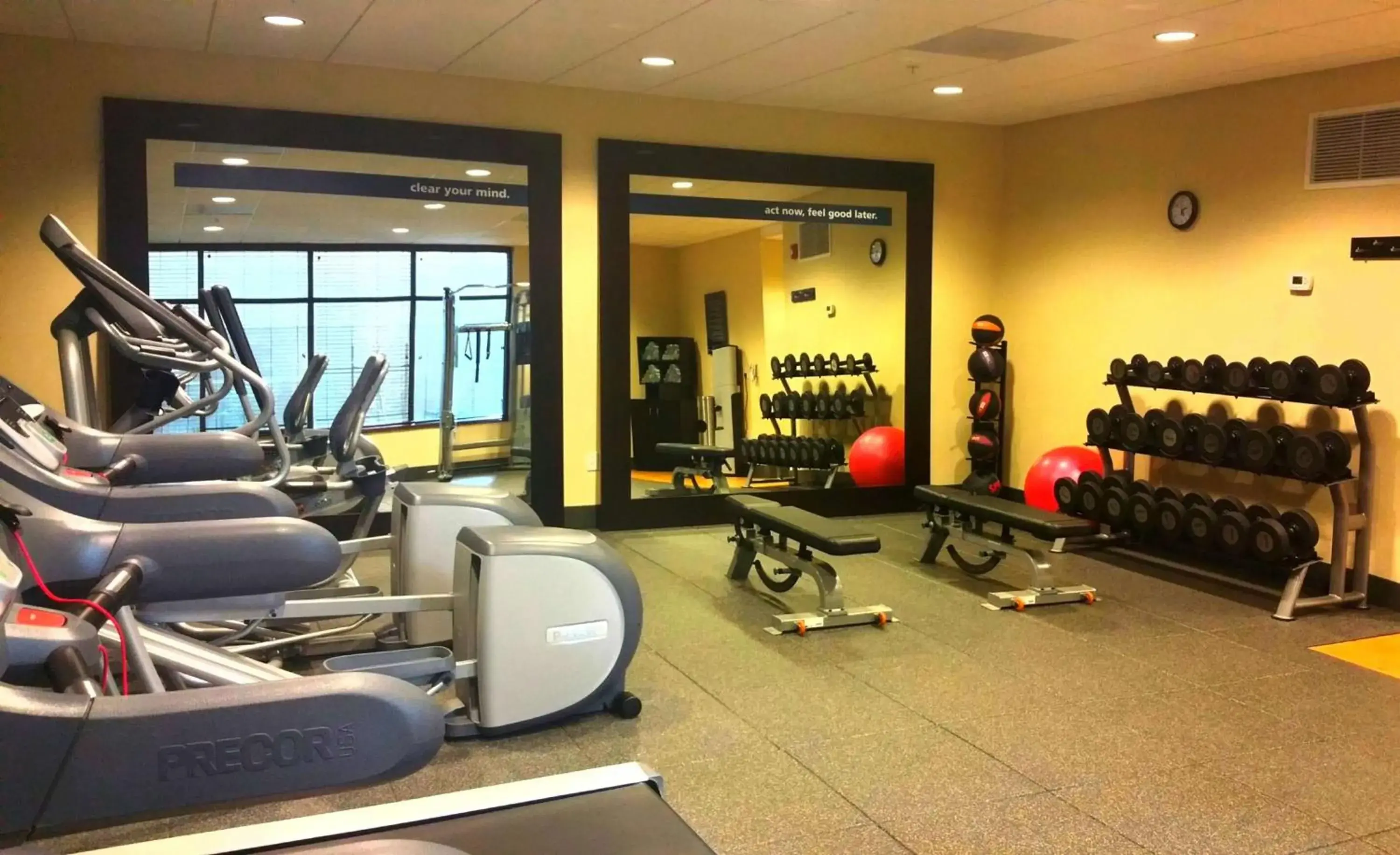 Fitness centre/facilities in Hampton Inn & Suites Salinas Fitness centre/facilities in Hampton Inn & Suites Salinas