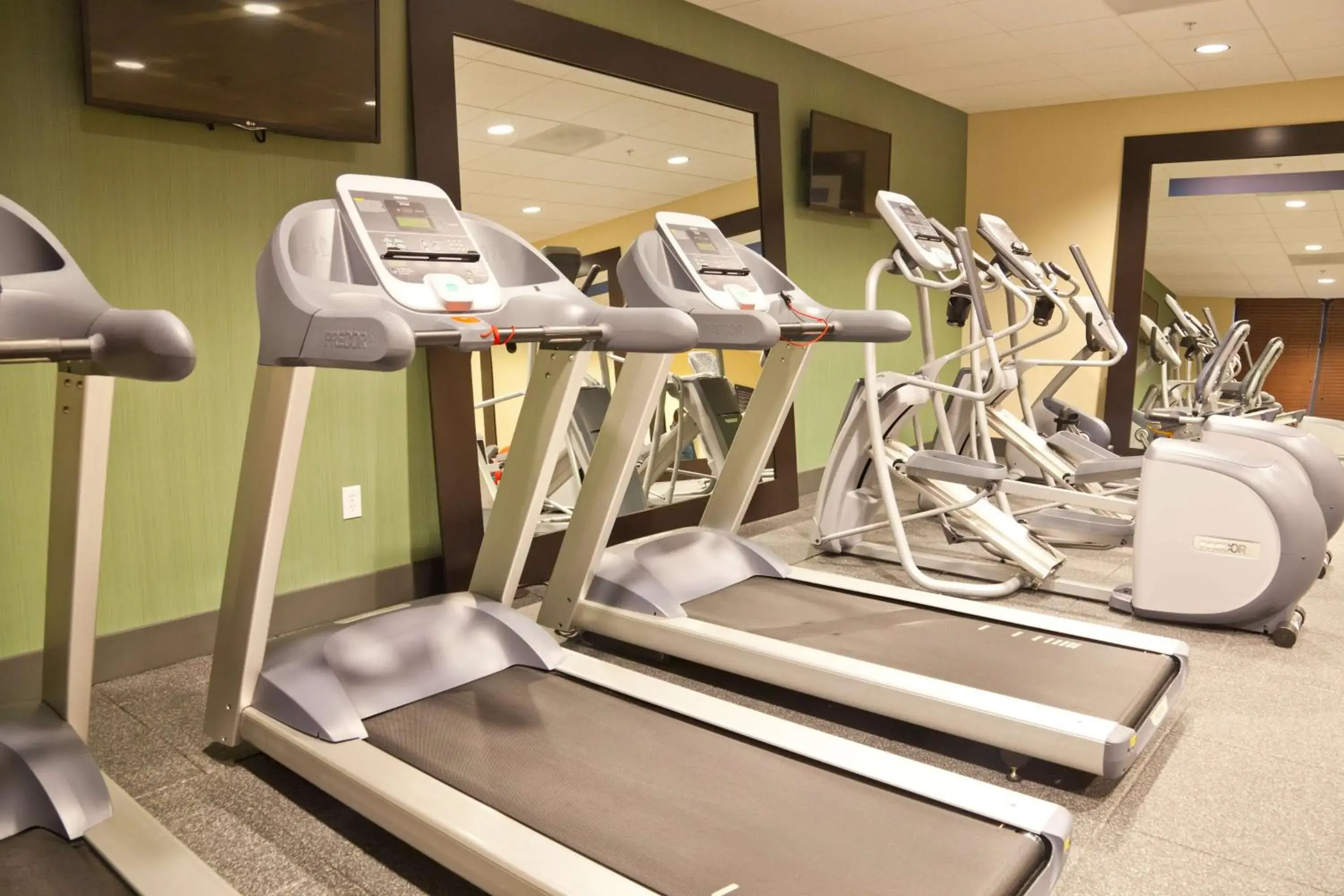 Fitness centre/facilities in Hampton Inn & Suites Salinas Fitness centre/facilities in Hampton Inn & Suites Salinas