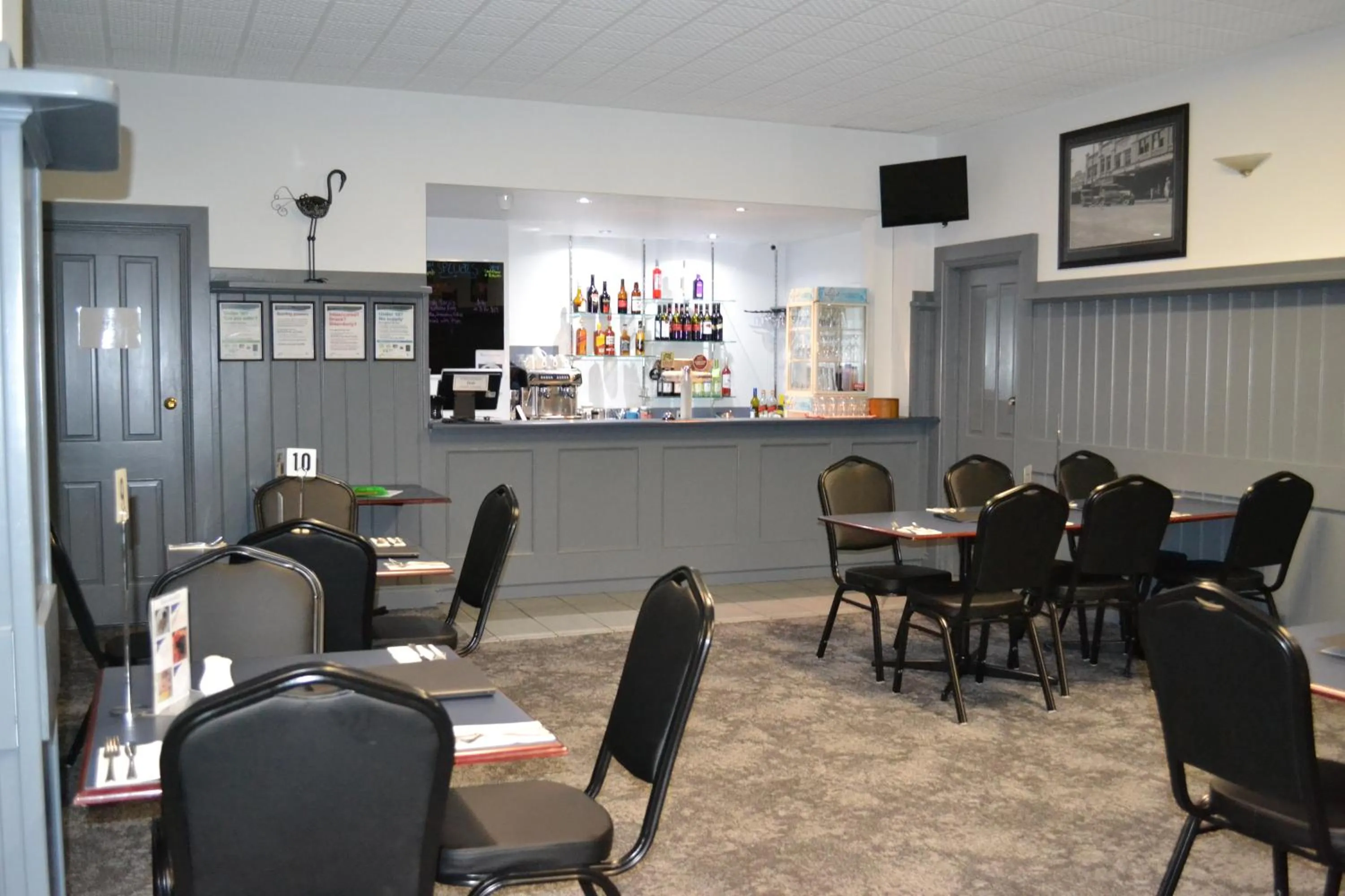 Restaurant/places to eat in Colac Central Motel