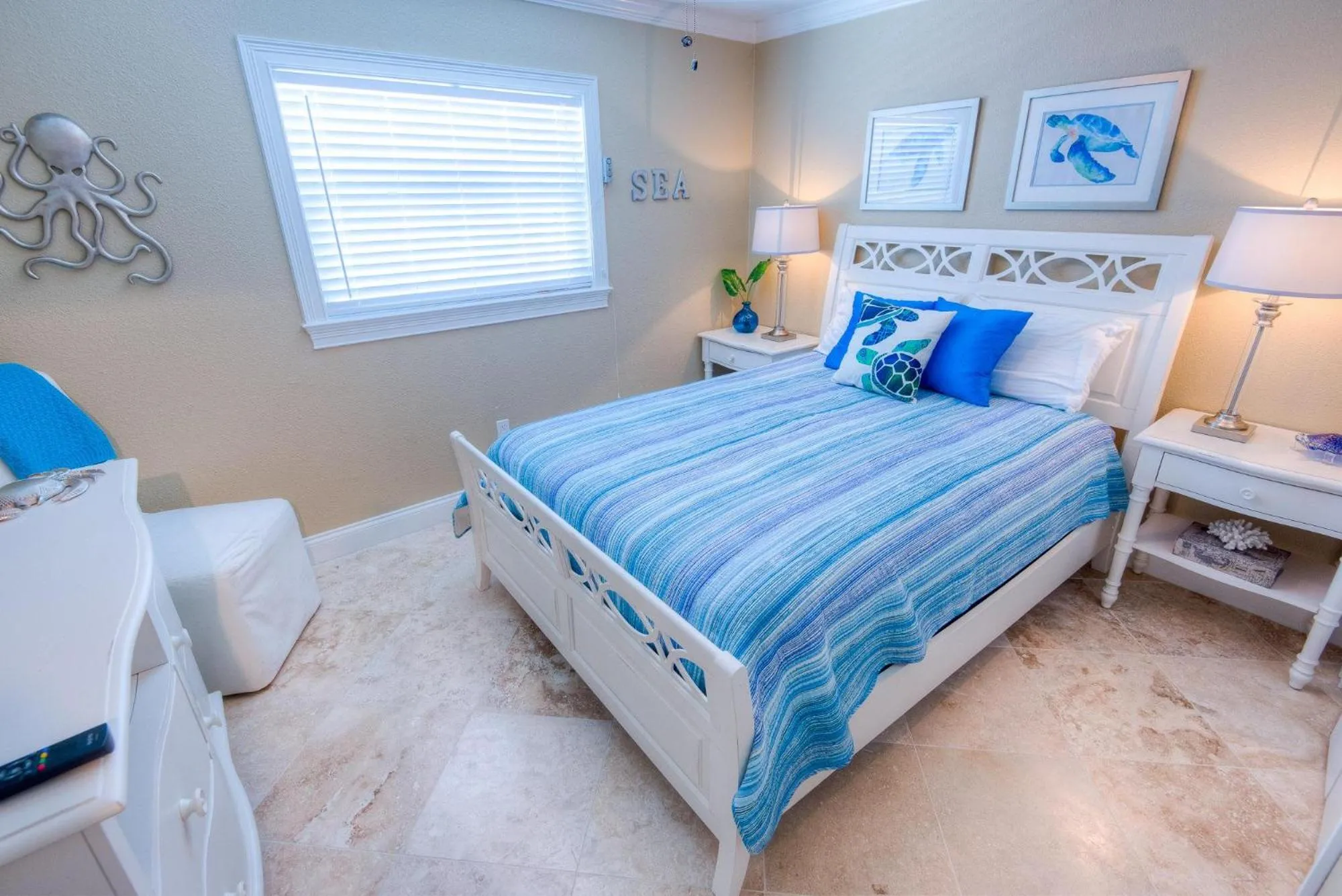 Bed in Pineapple Key