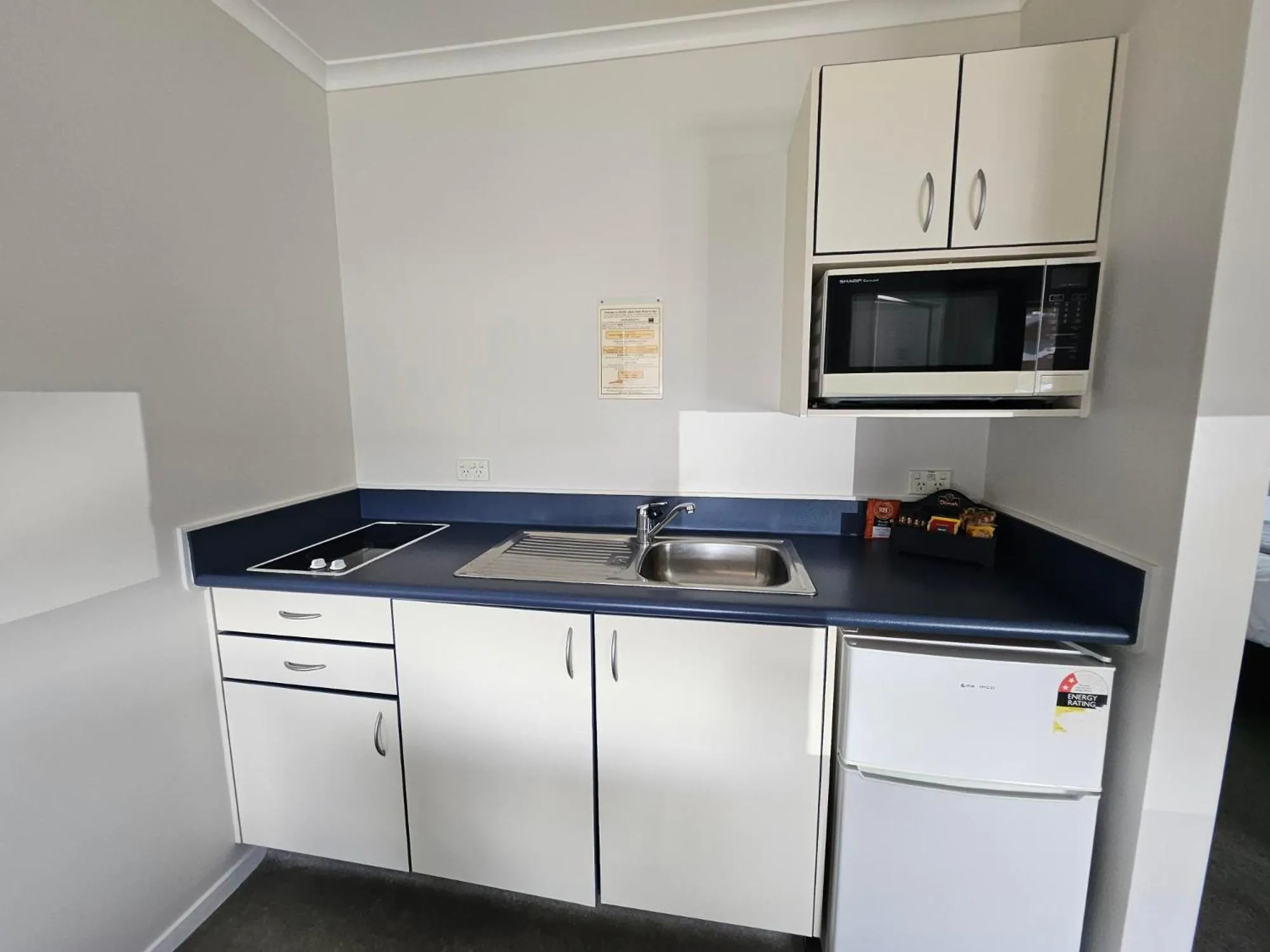 Kitchen or kitchenette in ASURE Albert Park Motor Lodge