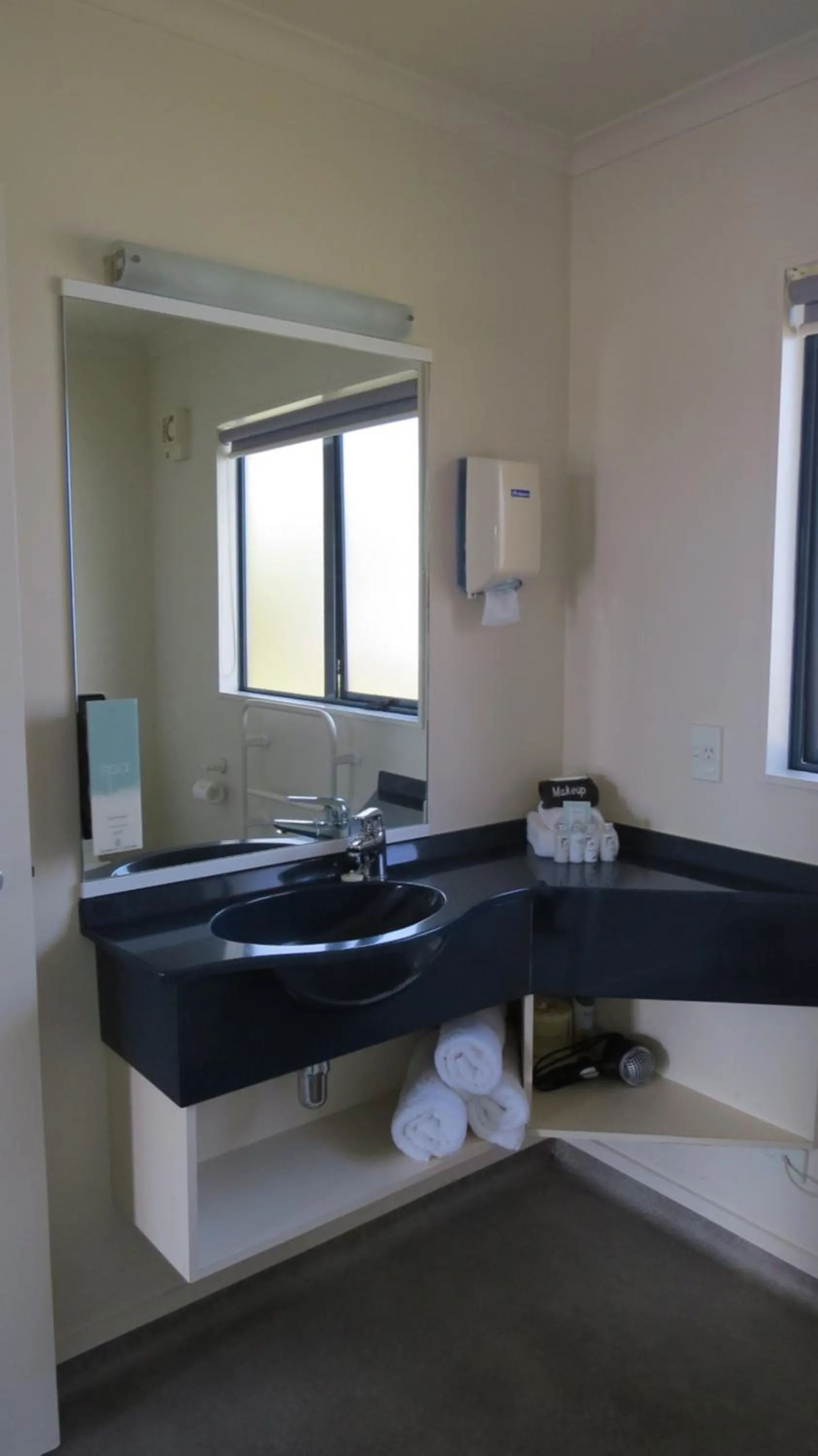 Shower in ASURE Albert Park Motor Lodge