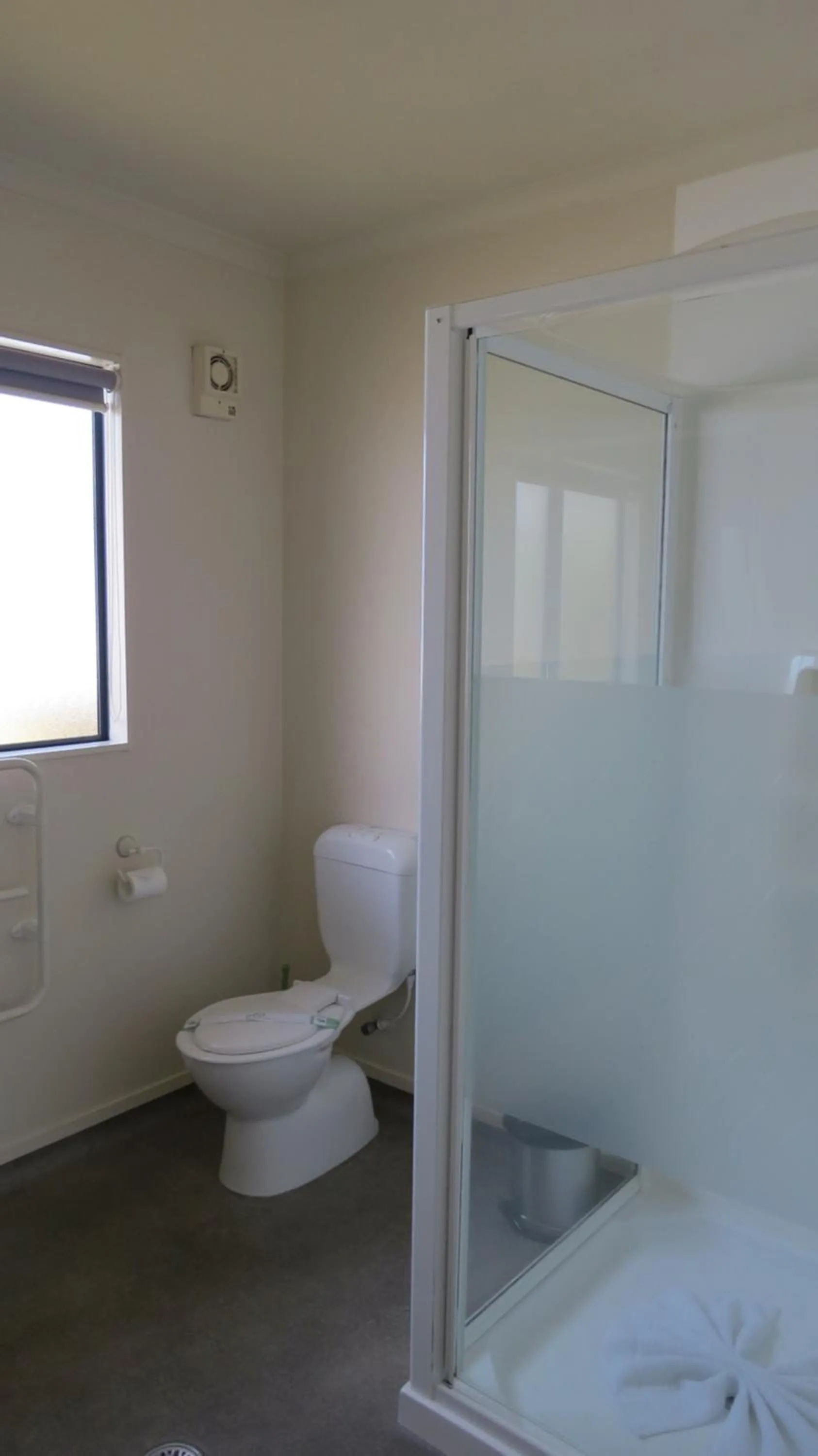 Shower in ASURE Albert Park Motor Lodge