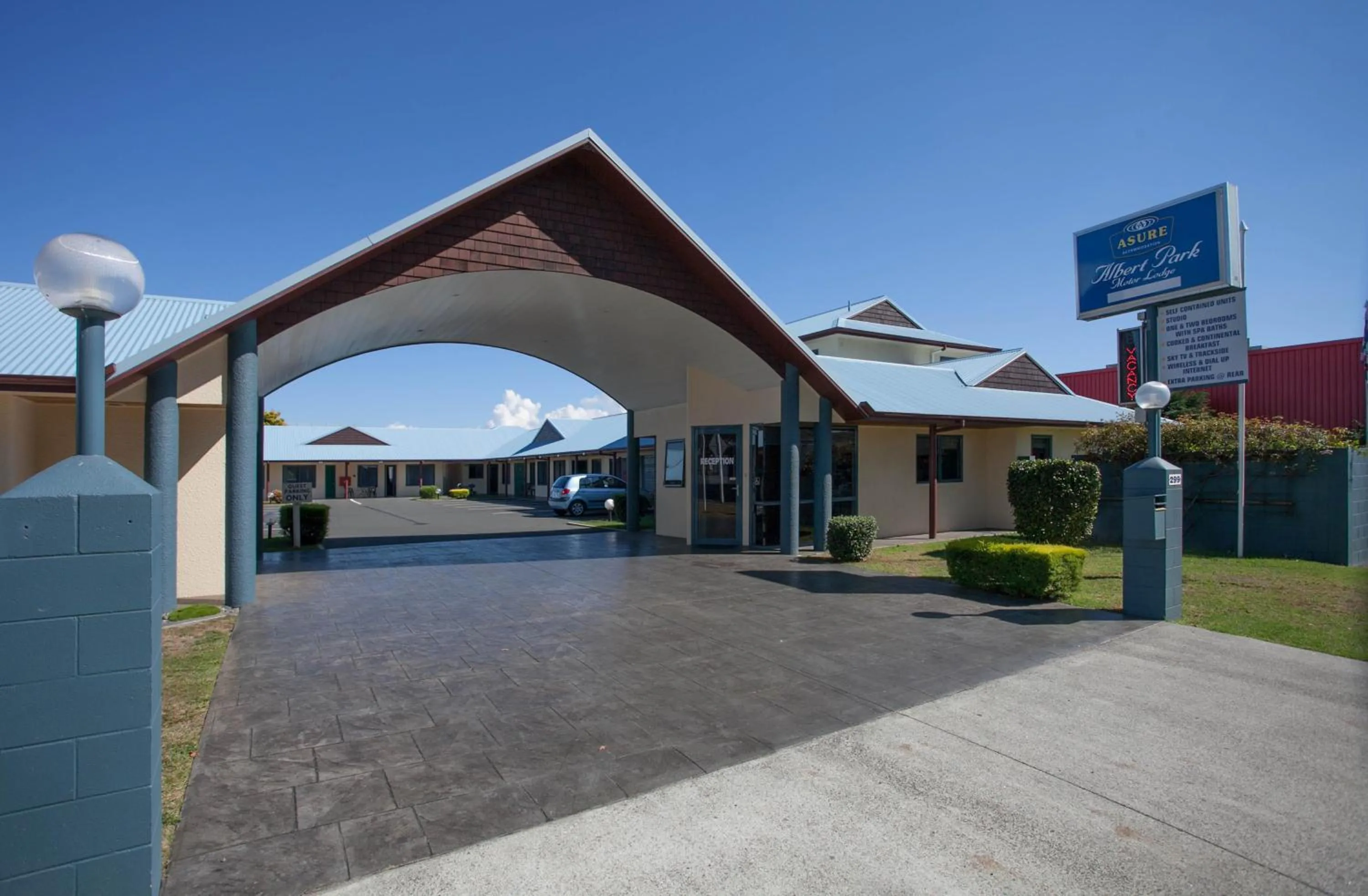Facade/entrance in ASURE Albert Park Motor Lodge