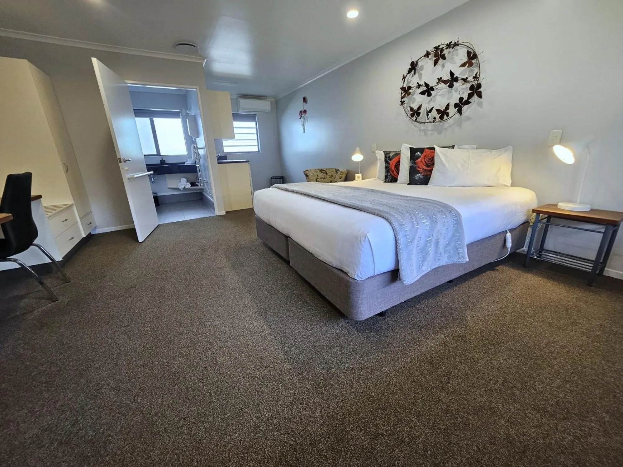 Photo of the whole room, Bed in ASURE Albert Park Motor Lodge