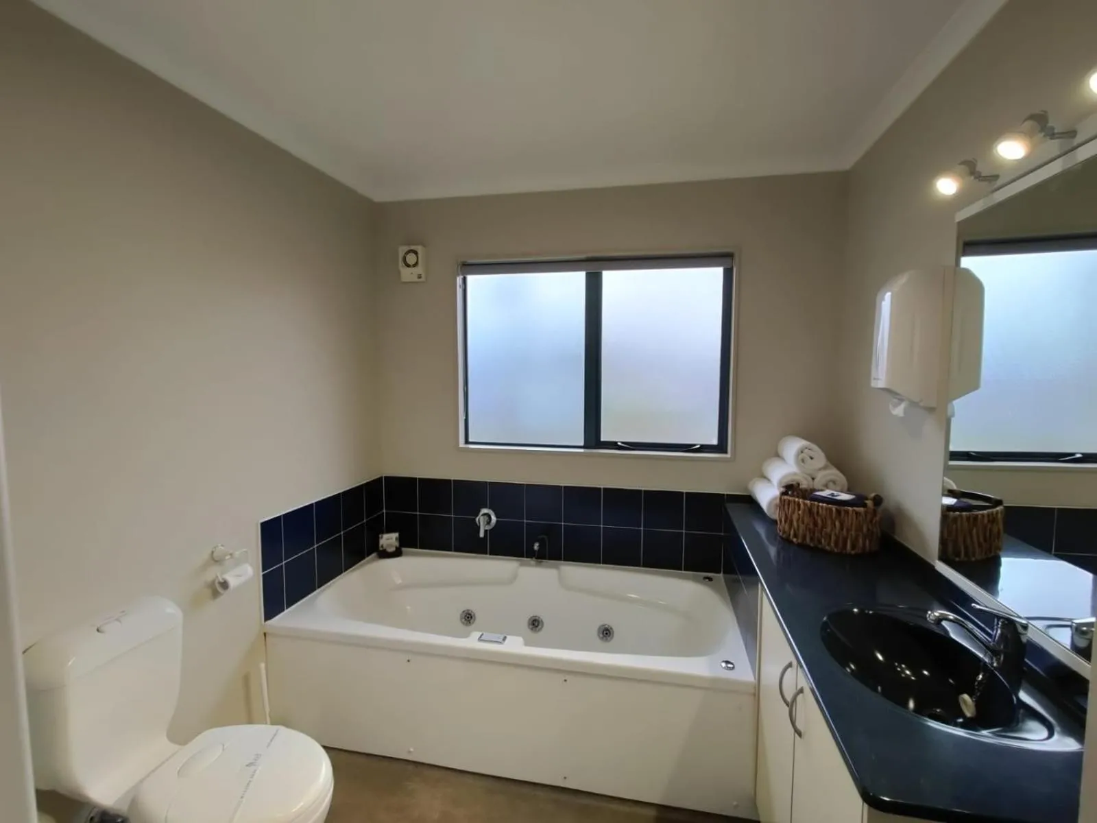 Bathroom in ASURE Albert Park Motor Lodge