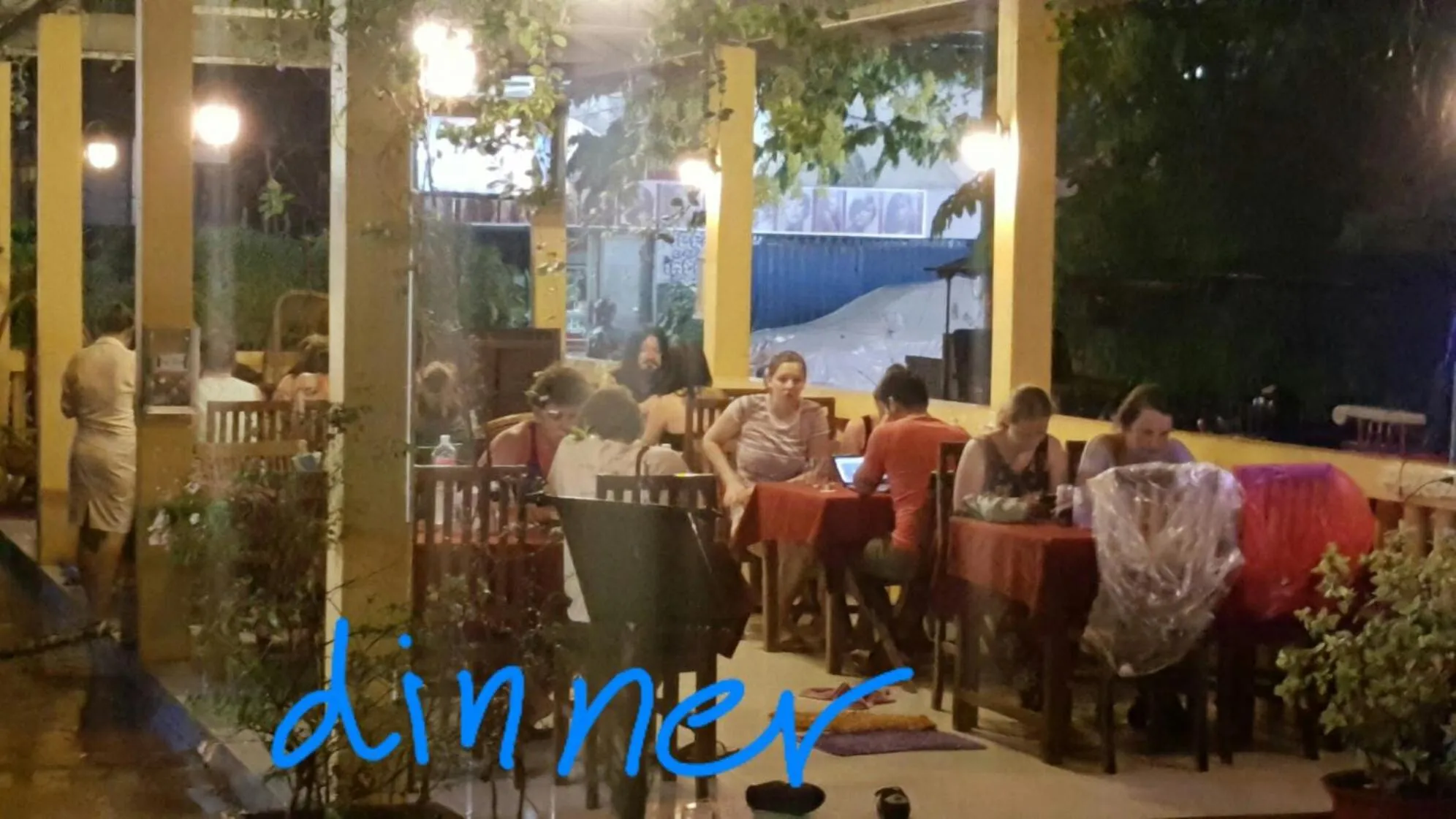 Restaurant/places to eat in Blossoming Romduol Boutique