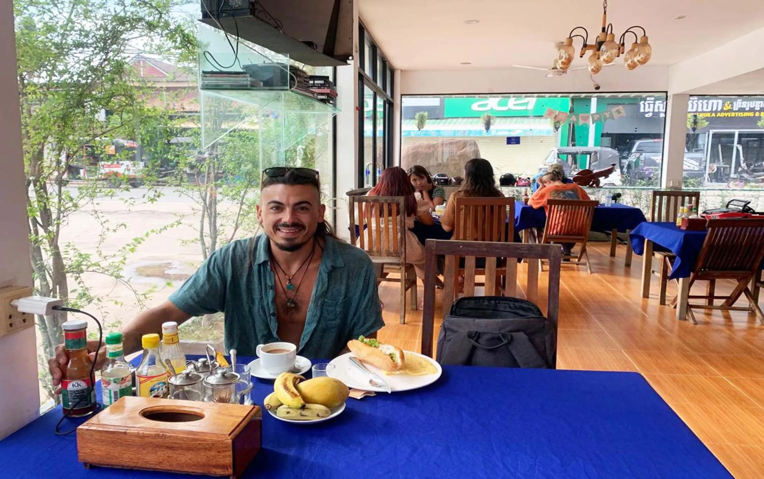 Restaurant/places to eat in Blossoming Romduol Boutique