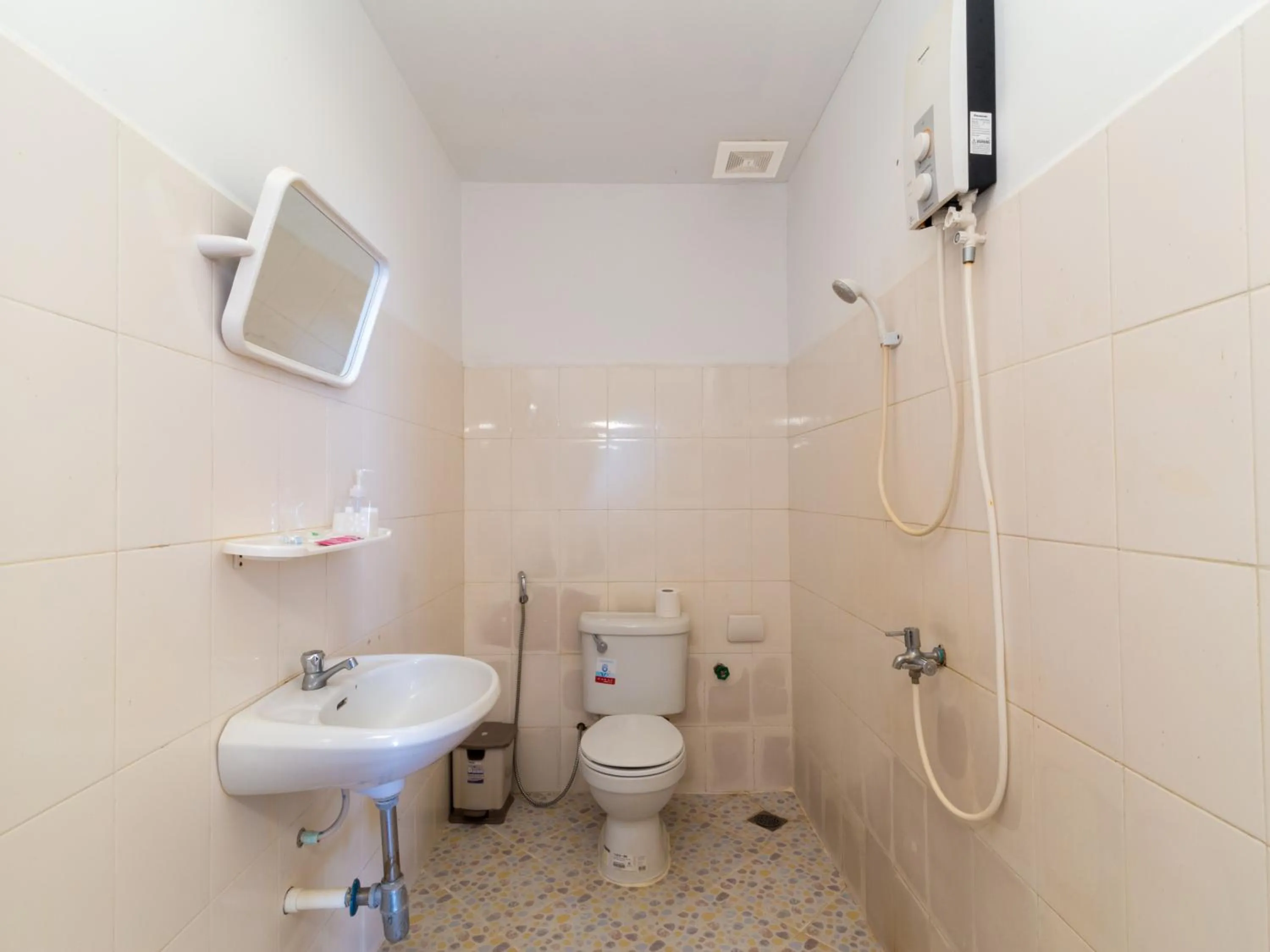 Bathroom in Blossoming Romduol Boutique