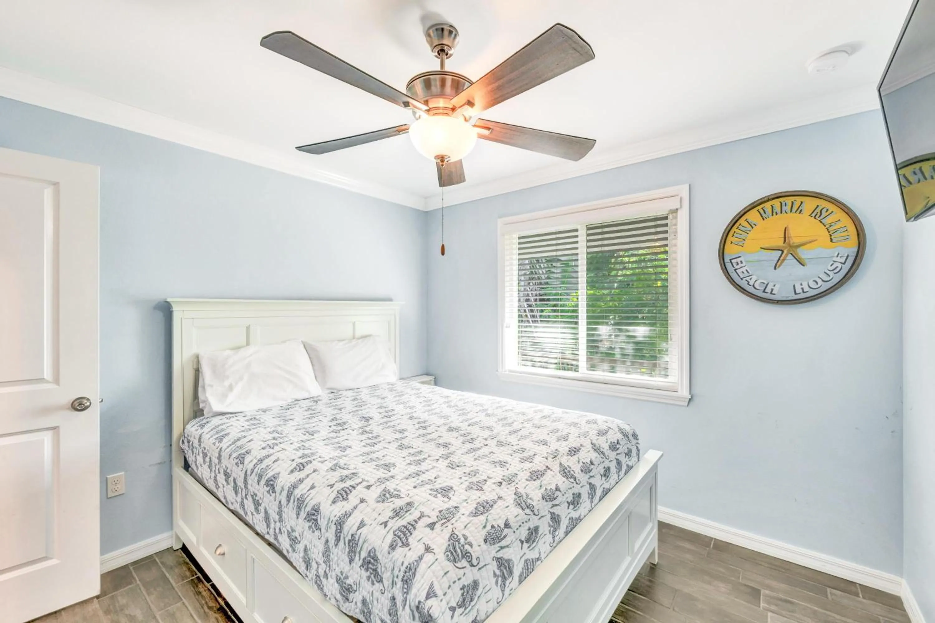 Bed in Whispering Whale Retreat