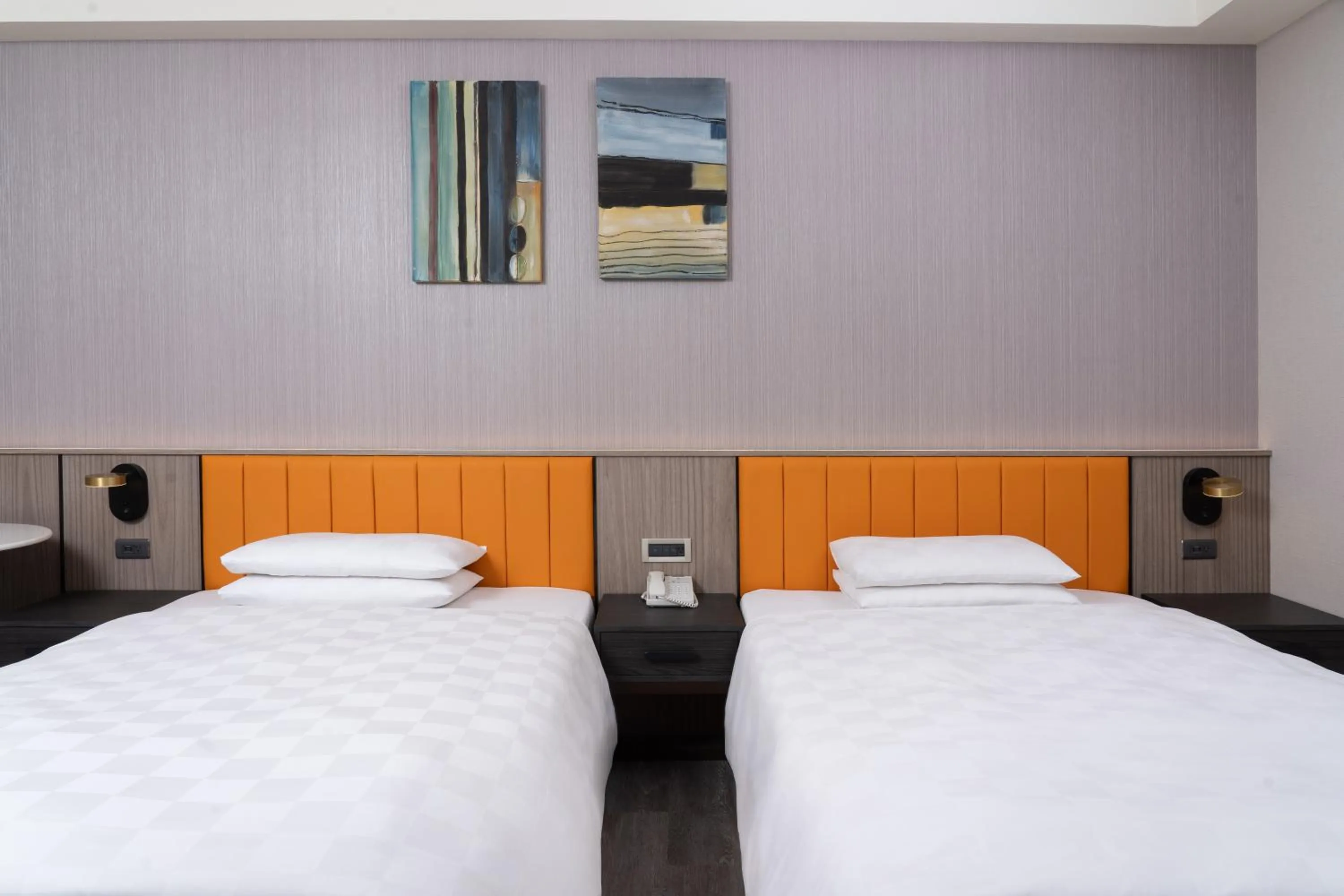 Photo of the whole room, Bed in E-DA Skylark Hotel