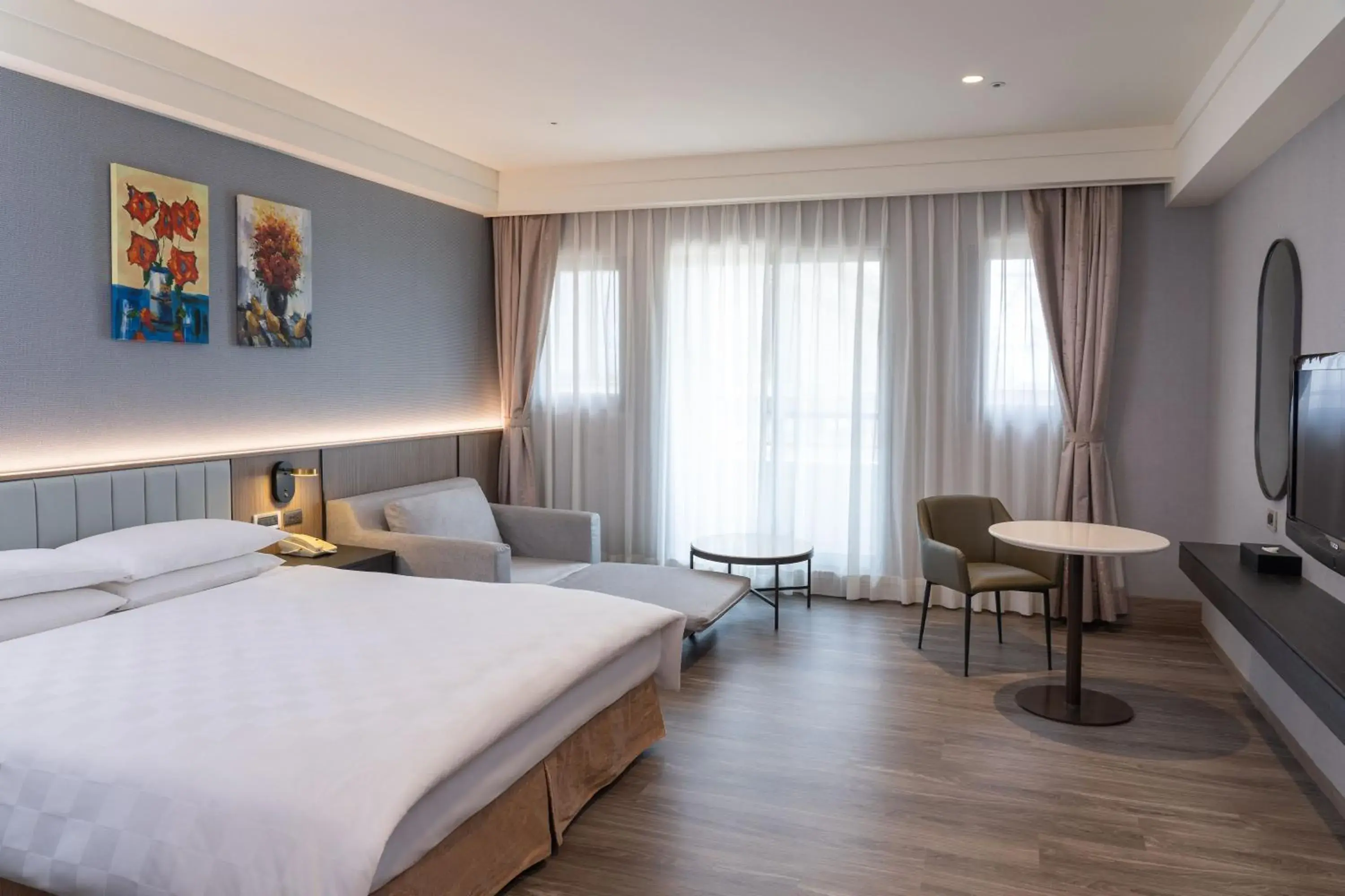 Photo of the whole room, Bed in E-DA Skylark Hotel Photo of the whole room, Bed in E-DA Skylark Hotel