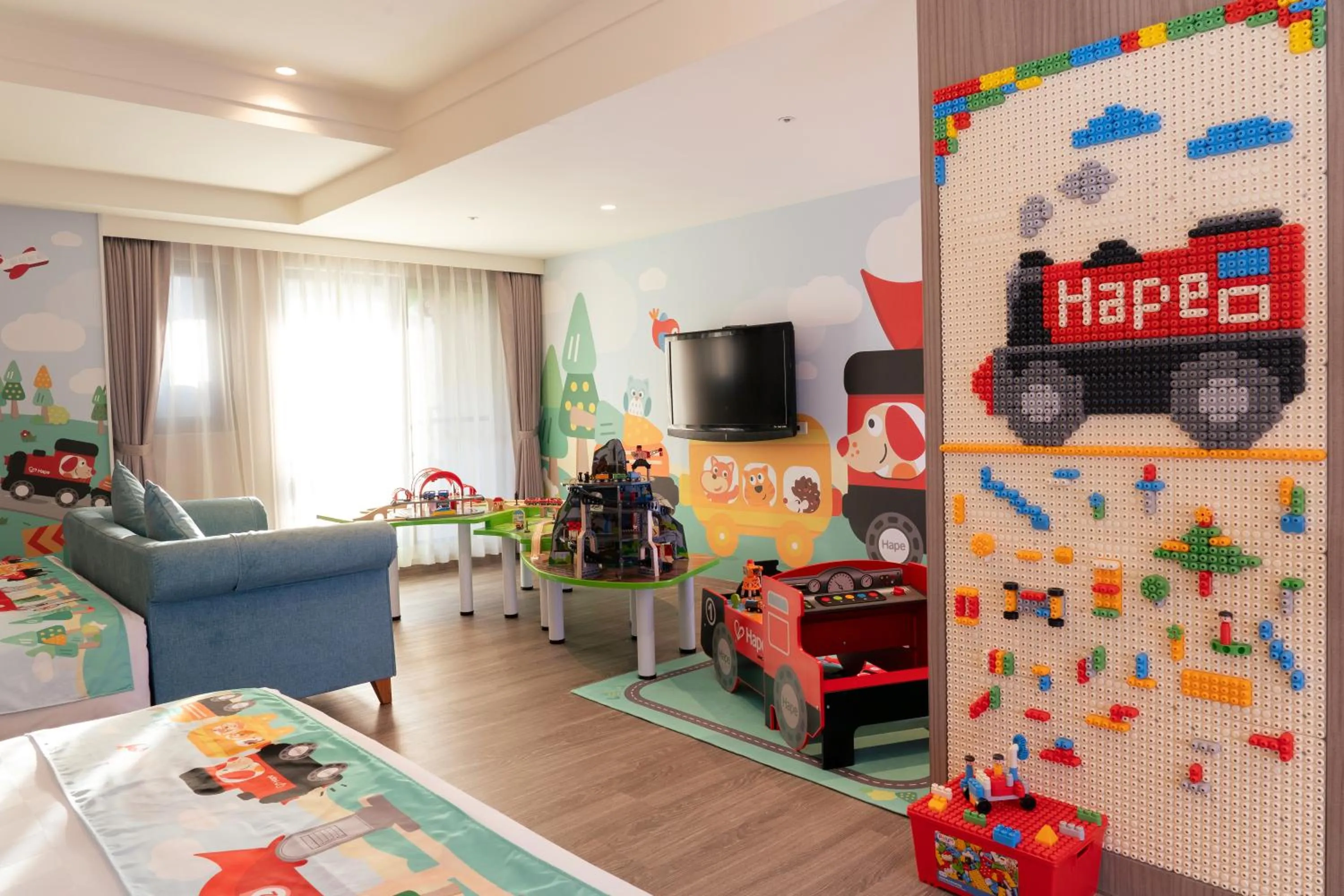 children in E-DA Skylark Hotel