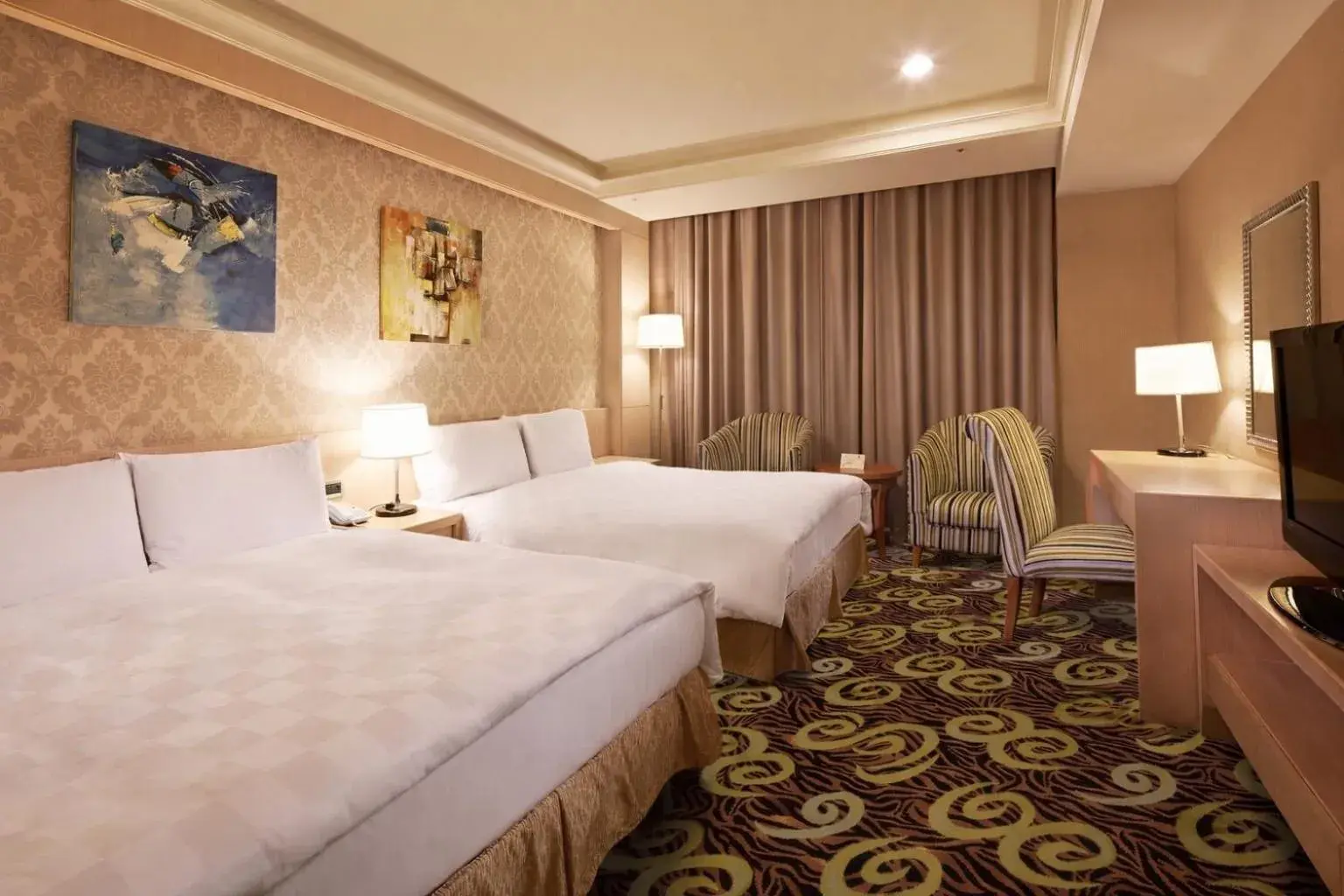 Photo of the whole room, Bed in E-DA Skylark Hotel Photo of the whole room, Bed in E-DA Skylark Hotel