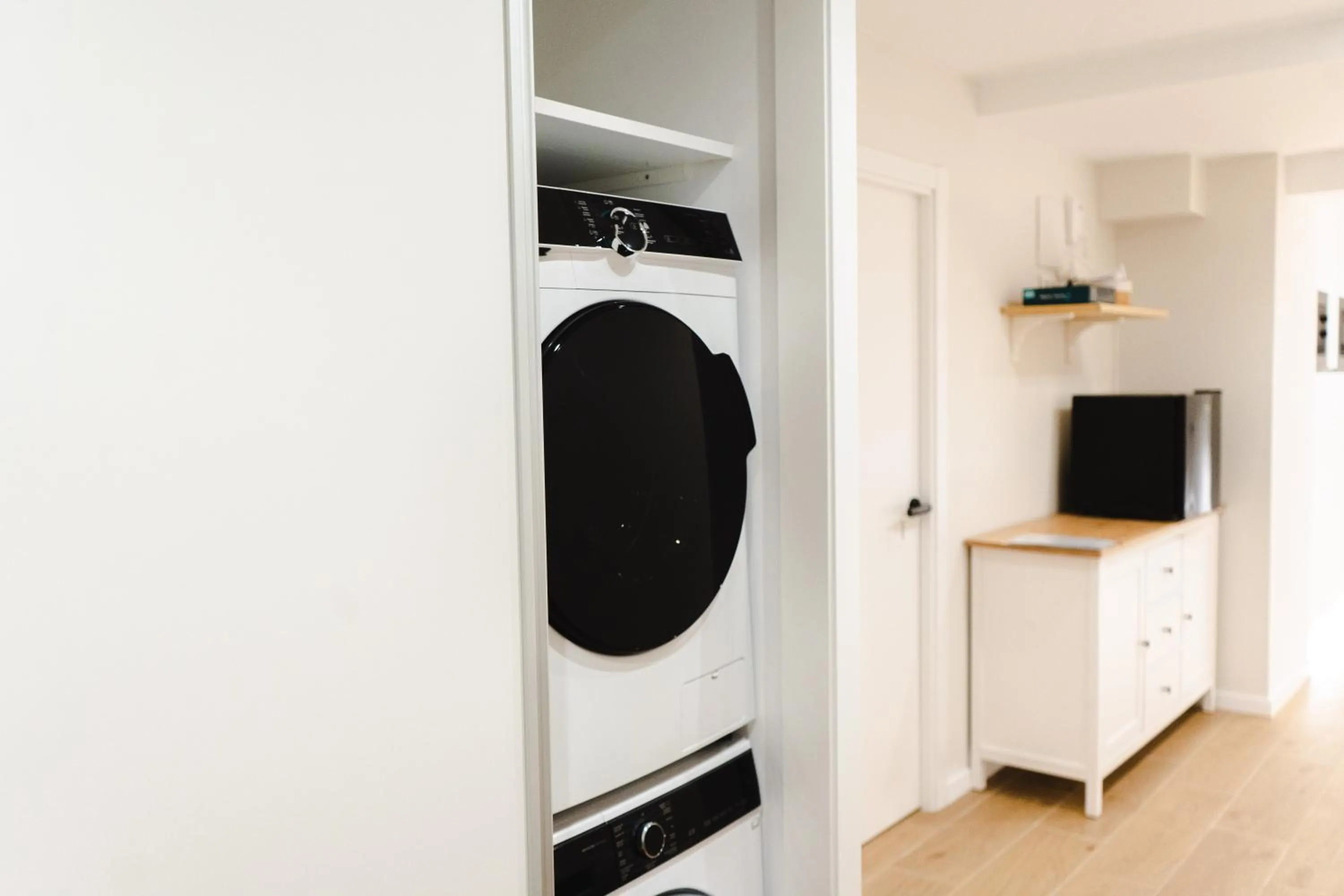 Communal kitchen in I'M Room Suites Nuevos Ministerios - Bernabeu 'Digital Access'
