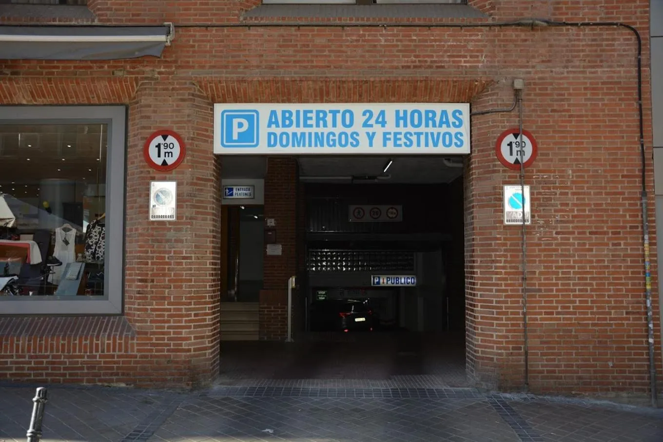 Parking in I'M Room Suites Nuevos Ministerios - Bernabeu 'Digital Access'