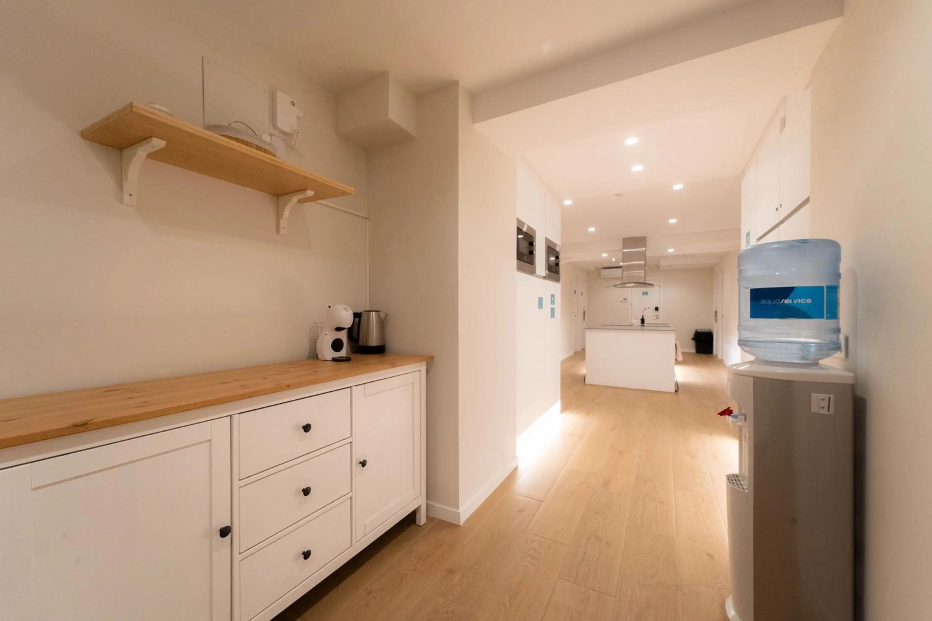 Communal kitchen in I'M Room Suites Nuevos Ministerios - Bernabeu 'Digital Access'