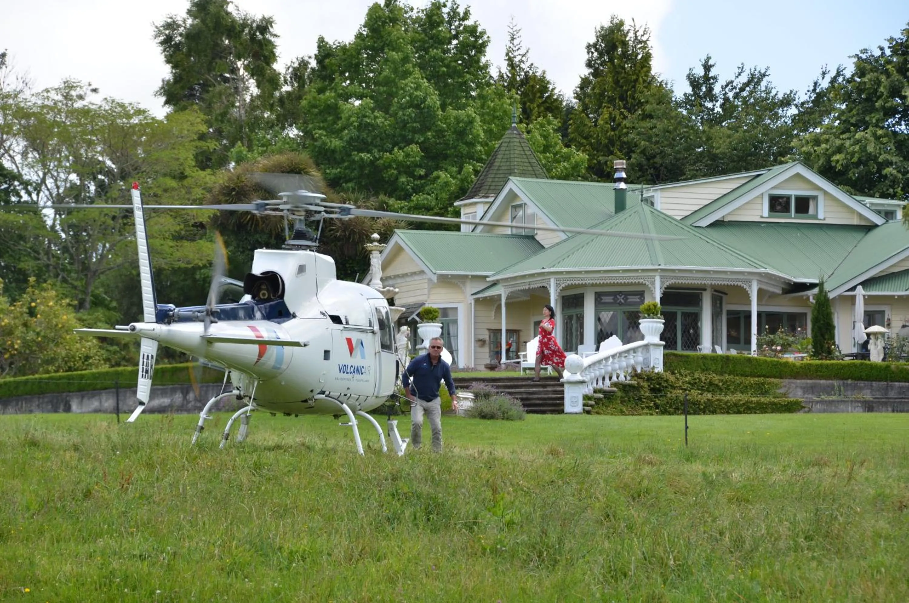 Area and facilities in Country Villa Estate