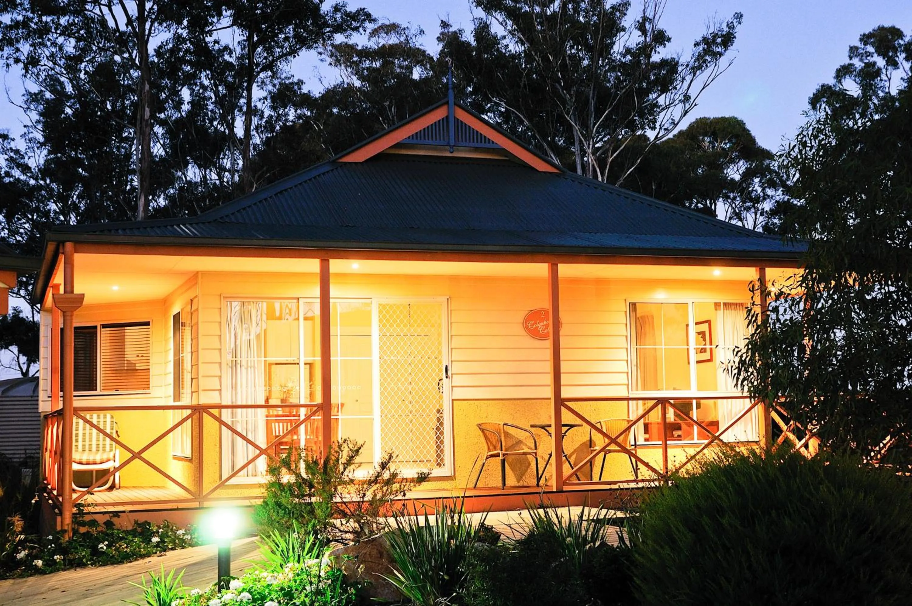 Facade/entrance in Waverley House Cottages