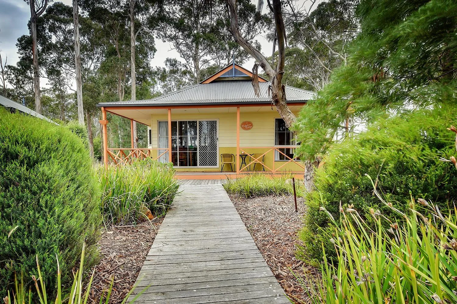 Facade/entrance in Waverley House Cottages