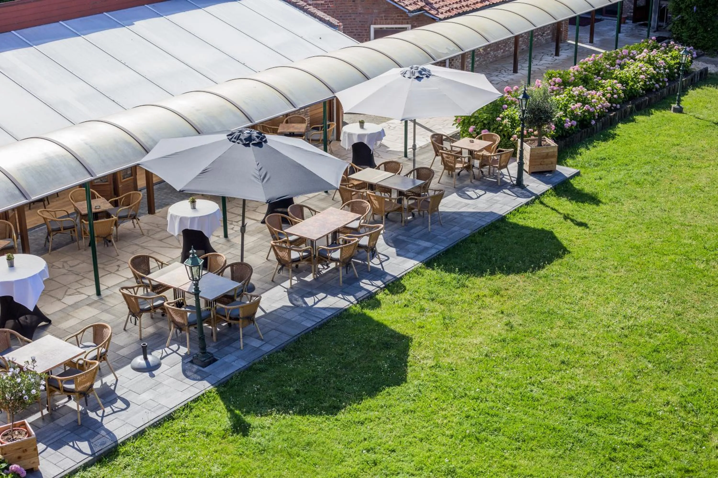 Patio in Hotel Restaurant De Roosterhoeve
