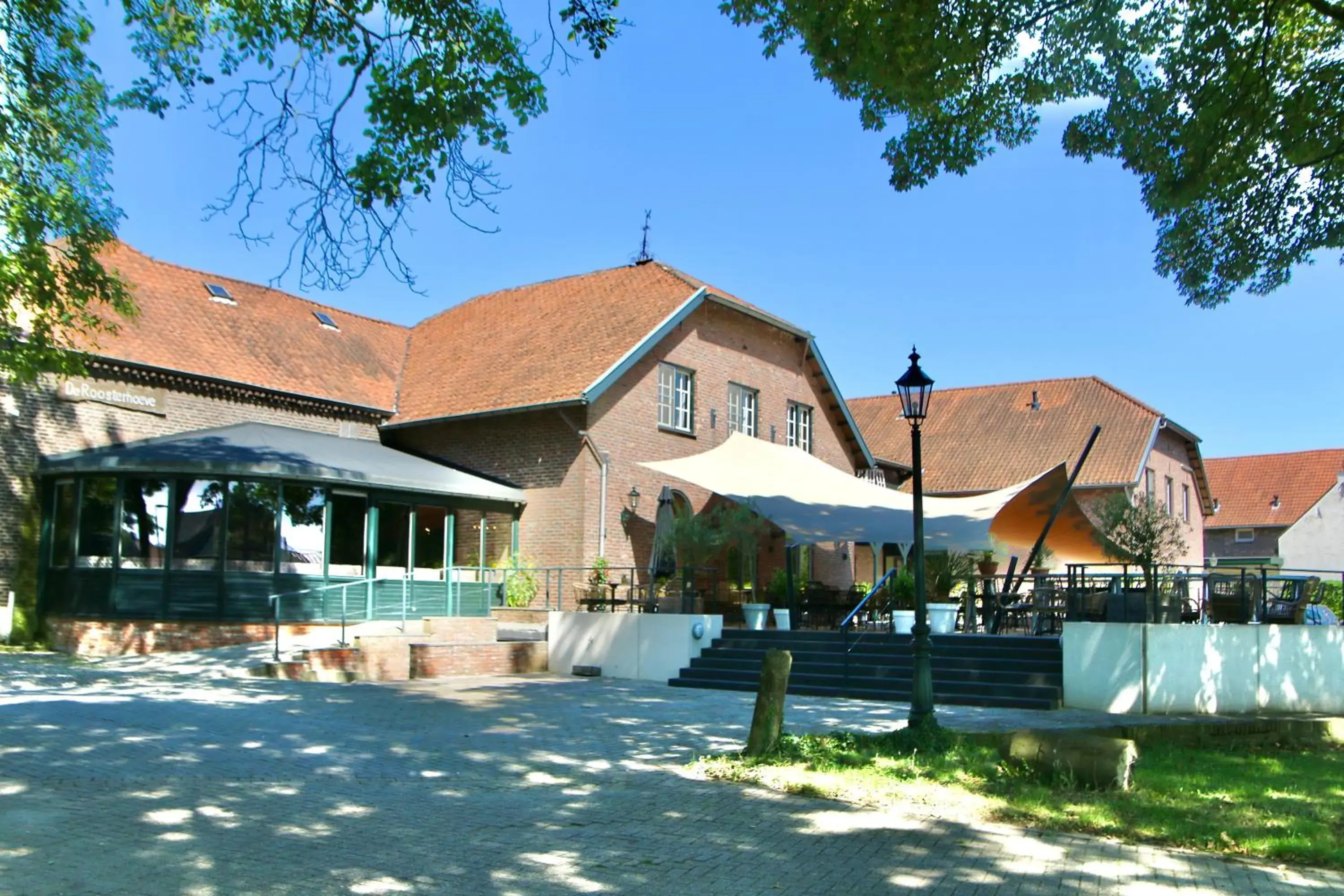 Hotel Restaurant De Roosterhoeve Hotel Restaurant De Roosterhoeve