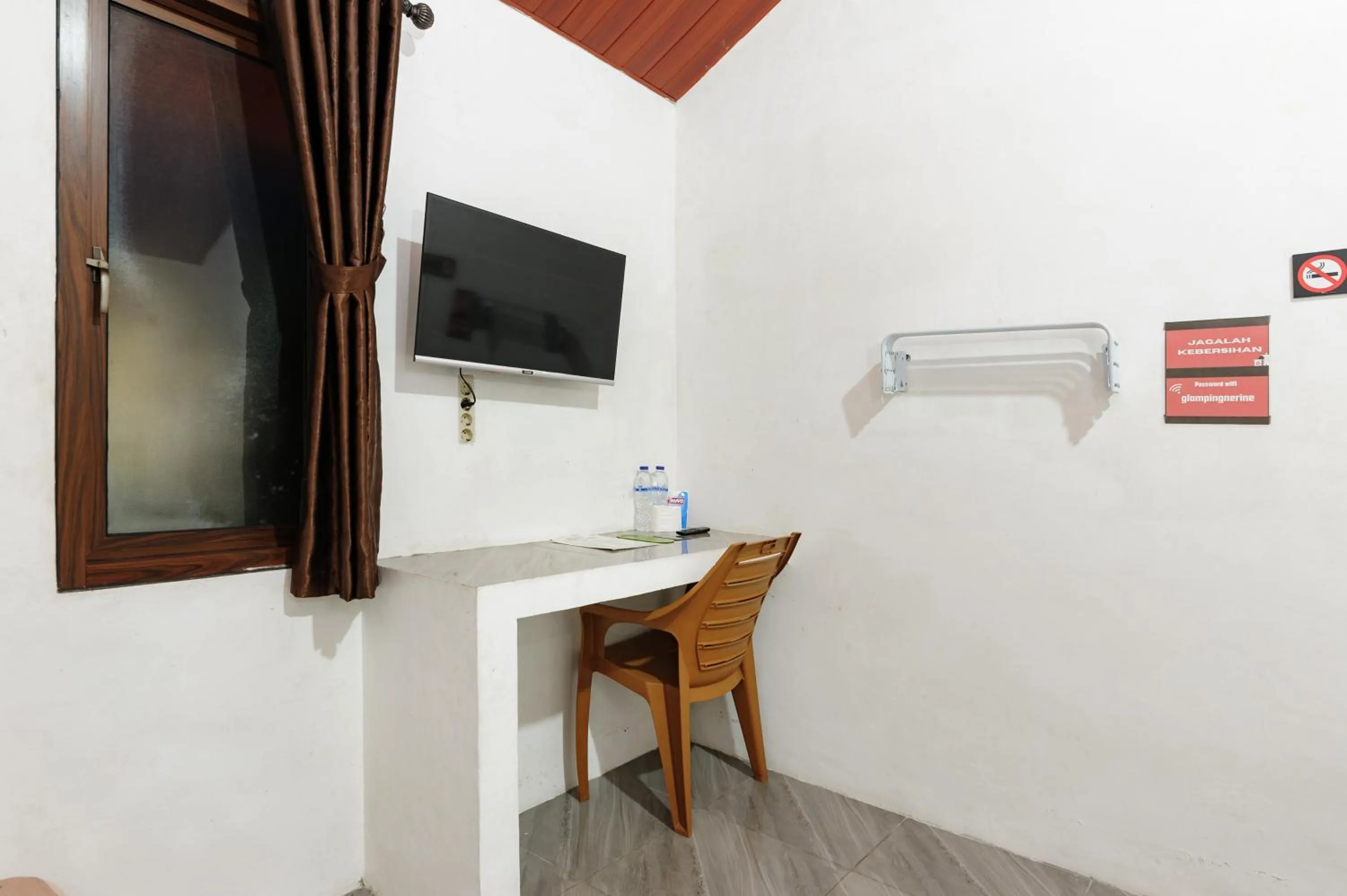 TV and multimedia in Urbanview Hotel Nerine's Glamping Village Cipanas by RedDoorz