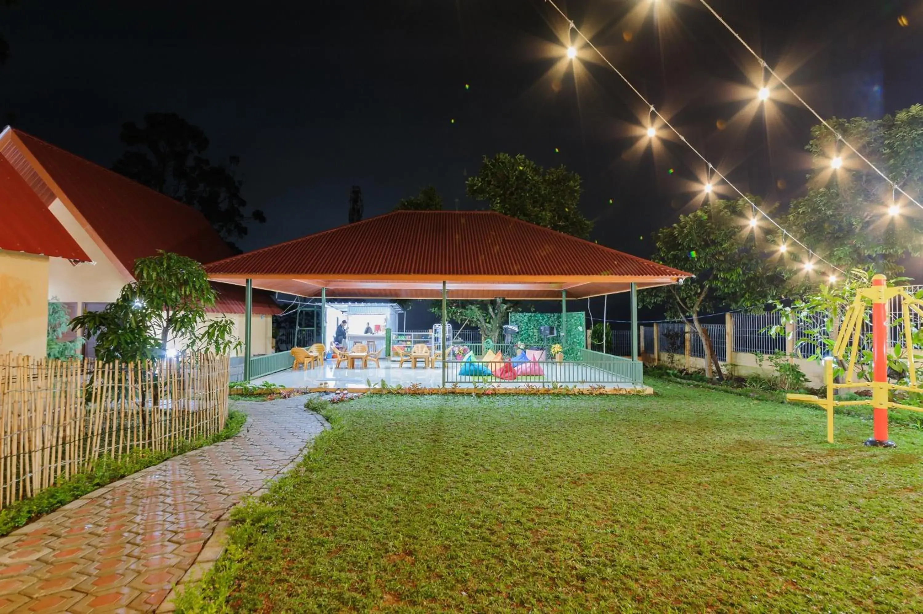 Facade/entrance in Urbanview Hotel Nerine's Glamping Village Cipanas by RedDoorz Facade/entrance in Urbanview Hotel Nerine's Glamping Village Cipanas by RedDoorz