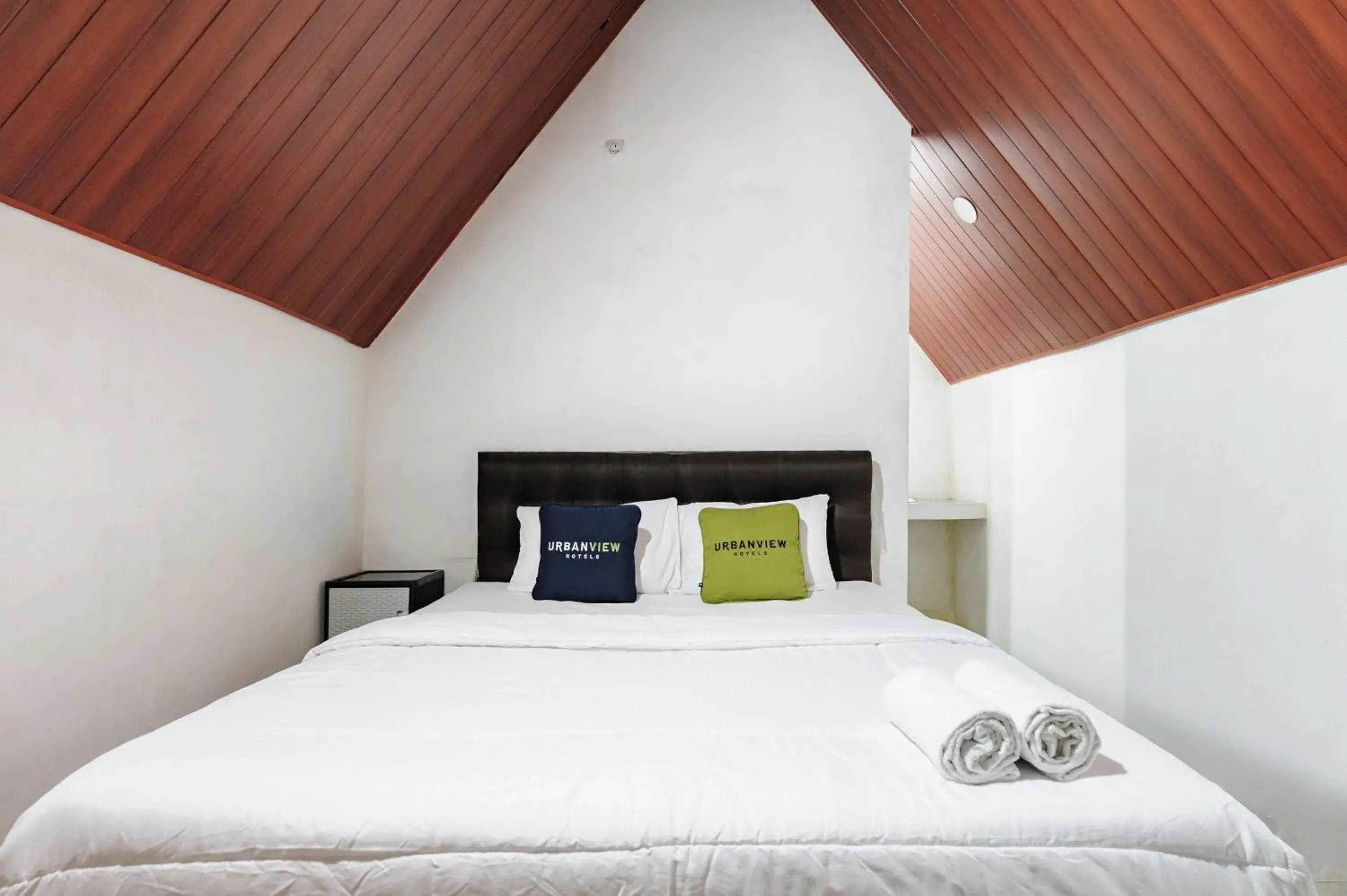 Bedroom, Bed in Urbanview Hotel Nerine's Glamping Village Cipanas by RedDoorz Bedroom, Bed in Urbanview Hotel Nerine's Glamping Village Cipanas by RedDoorz