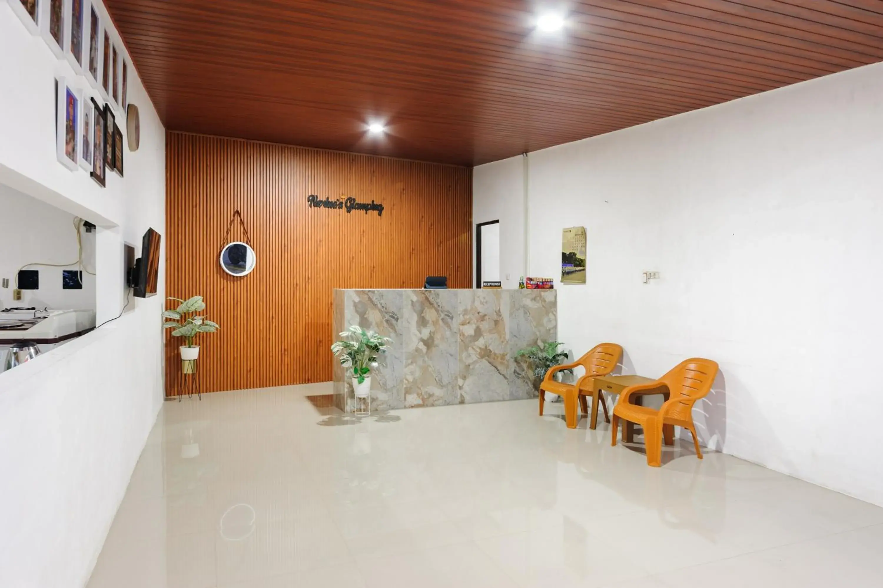 Lobby or reception in Urbanview Hotel Nerine's Glamping Village Cipanas by RedDoorz Lobby or reception in Urbanview Hotel Nerine's Glamping Village Cipanas by RedDoorz