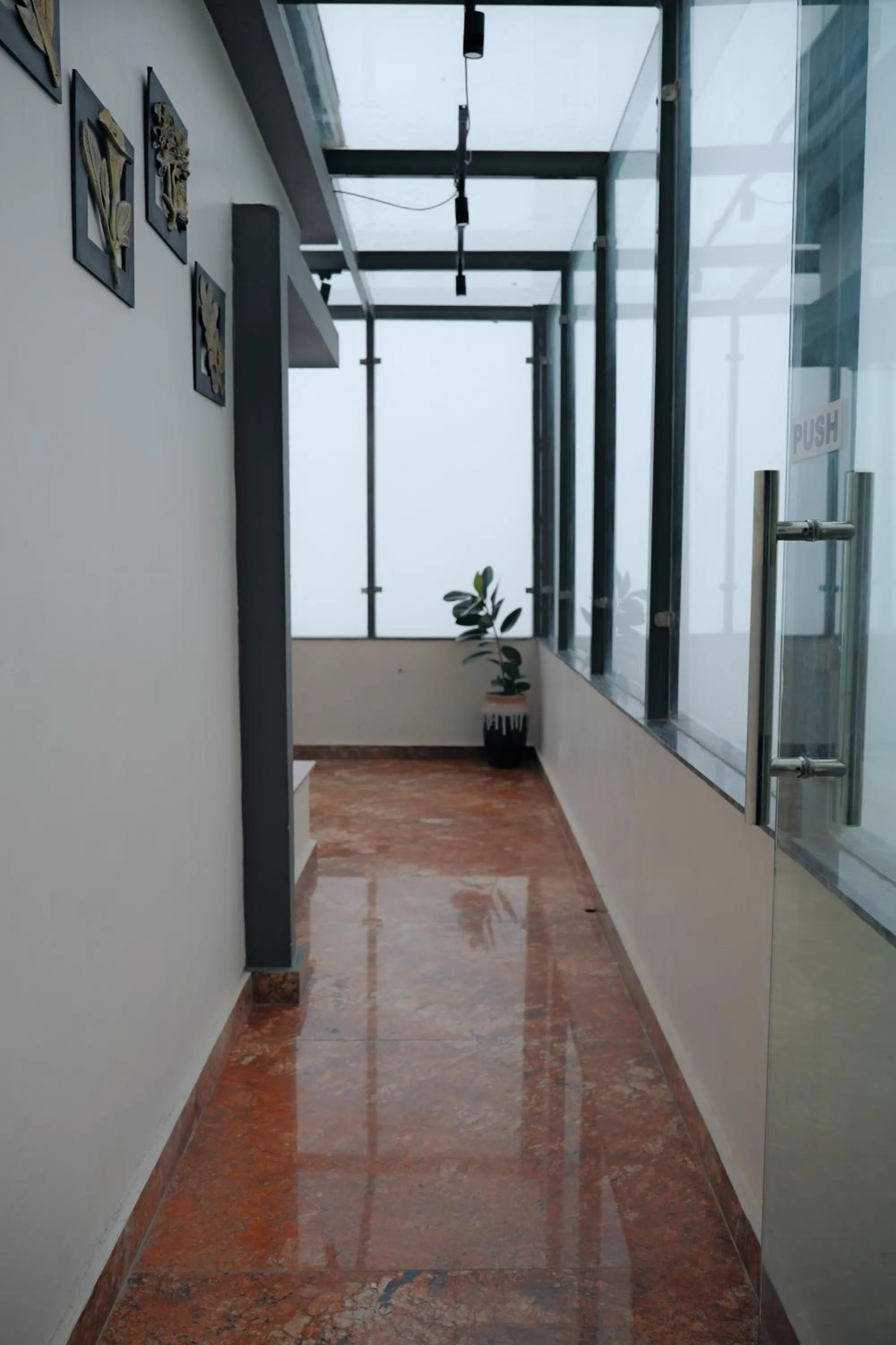 Lobby or reception in The Novello By Hotel Evergreen- Mussoorie