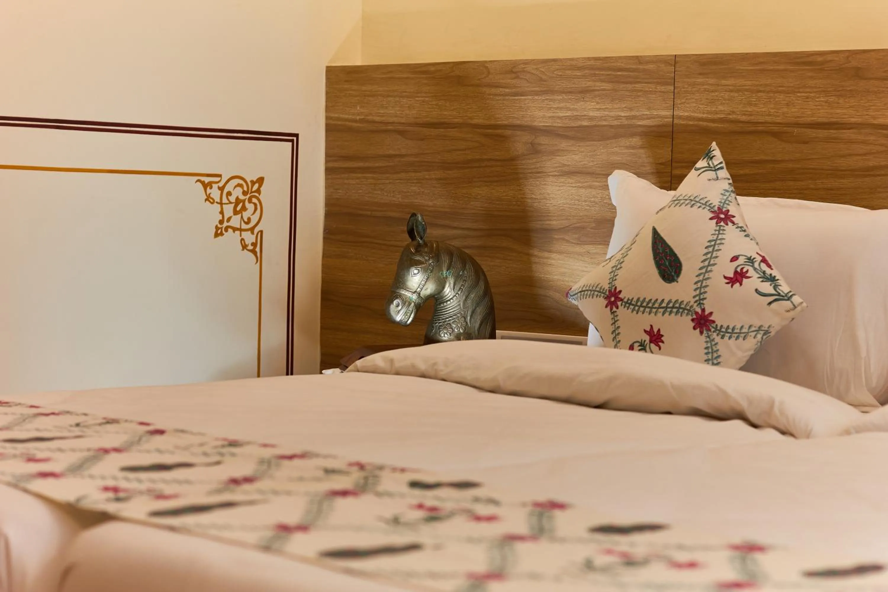 Bed in Ranthambhore Uday Vilas