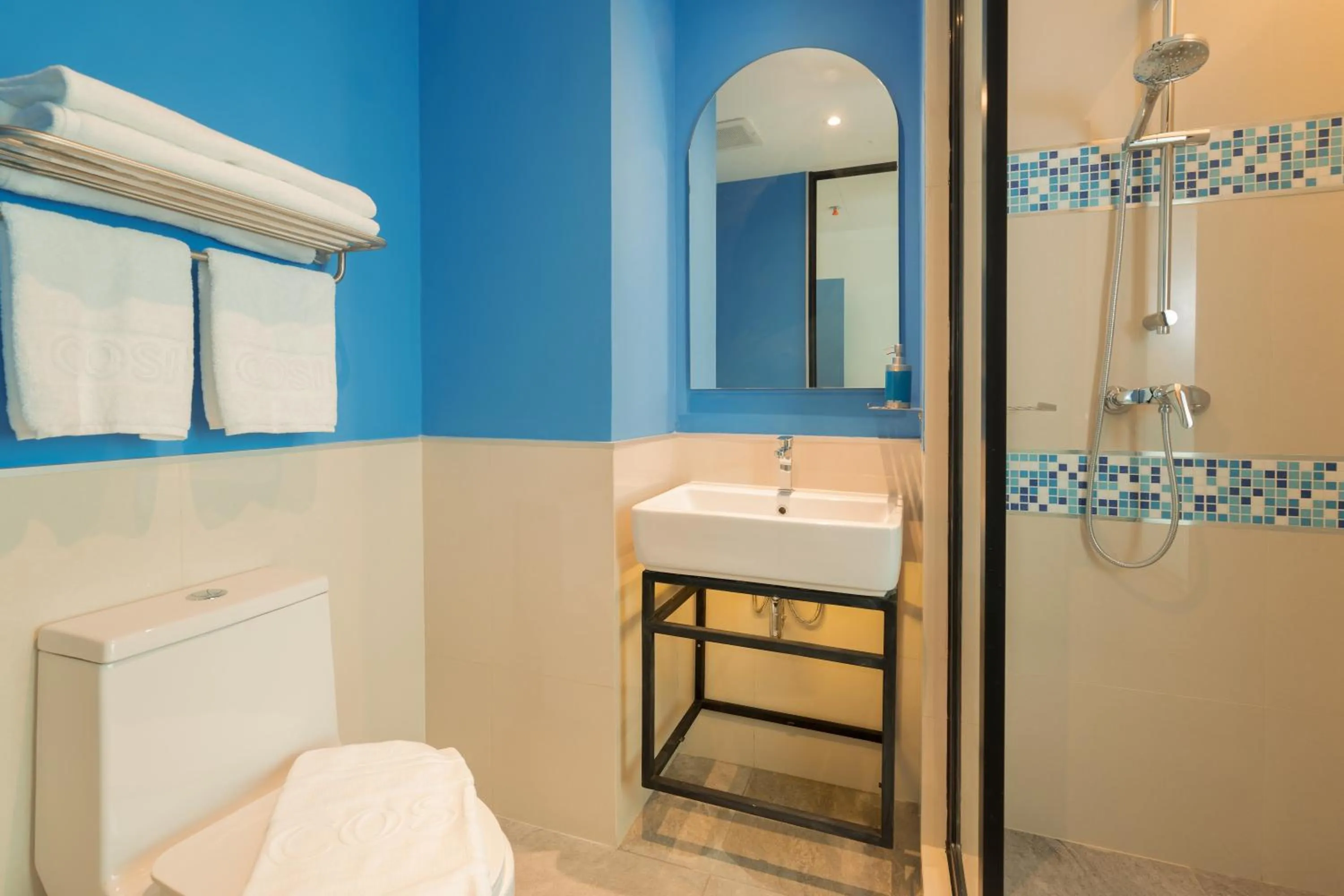 Shower in COSI Vientiane Nam Phu