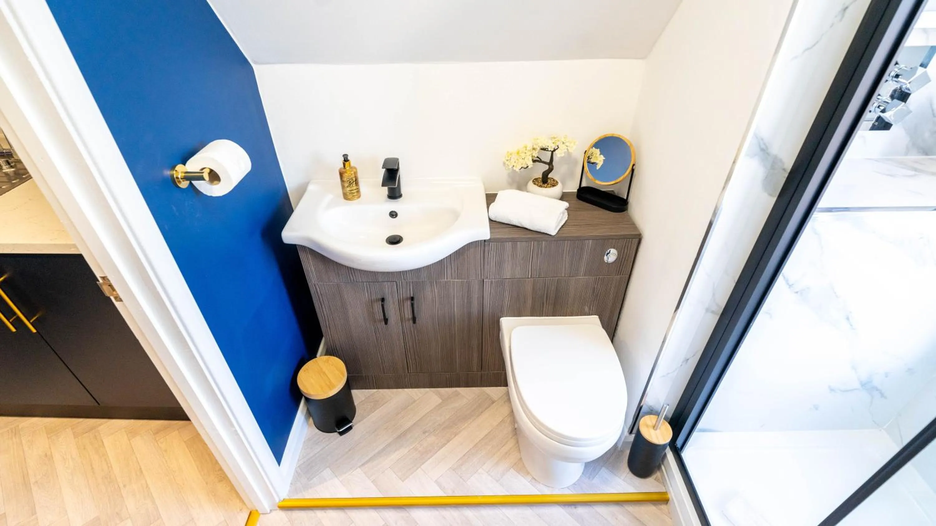 Toilet in Bowles Hotels