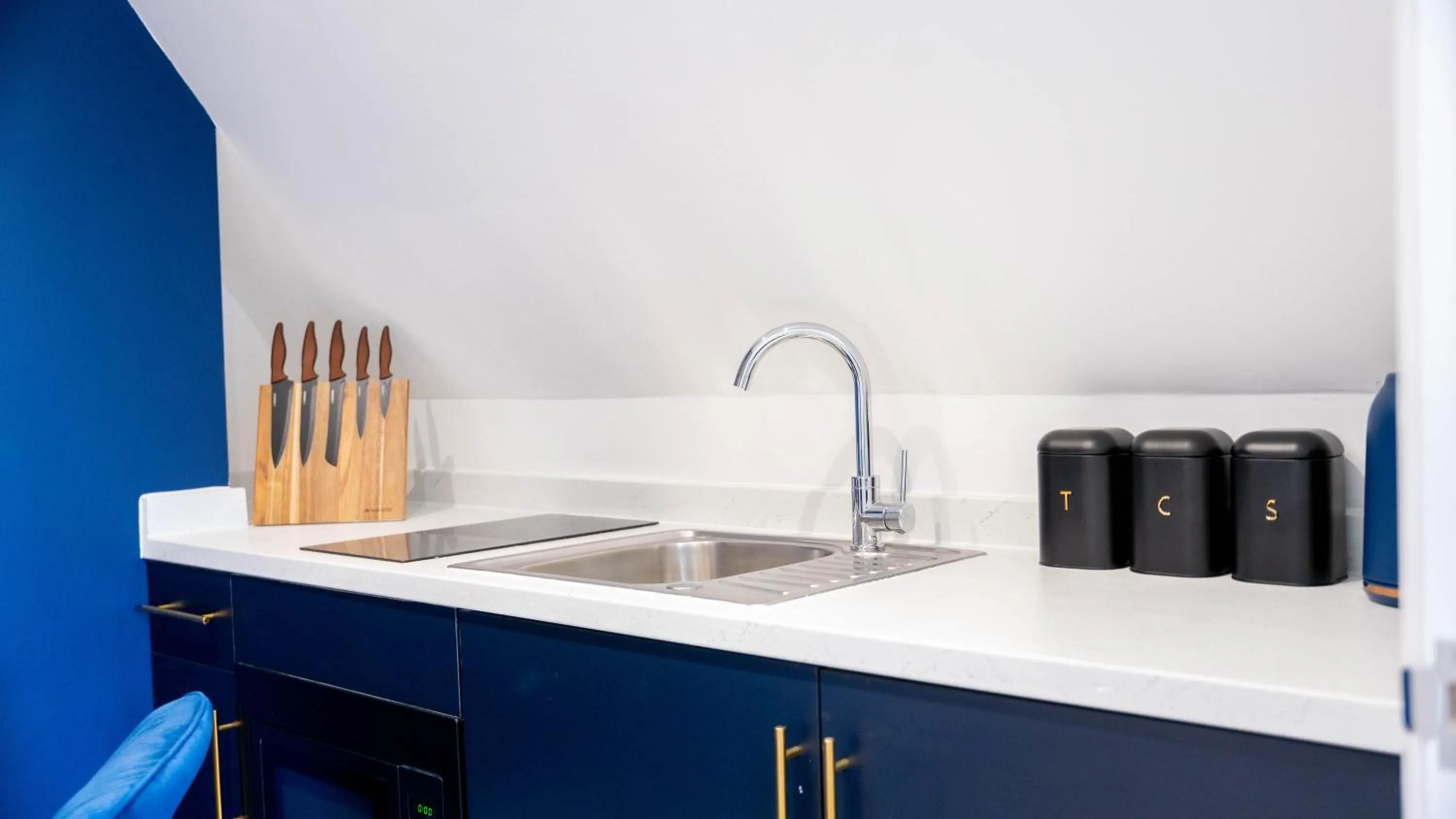 Kitchen or kitchenette in Bowles Hotels