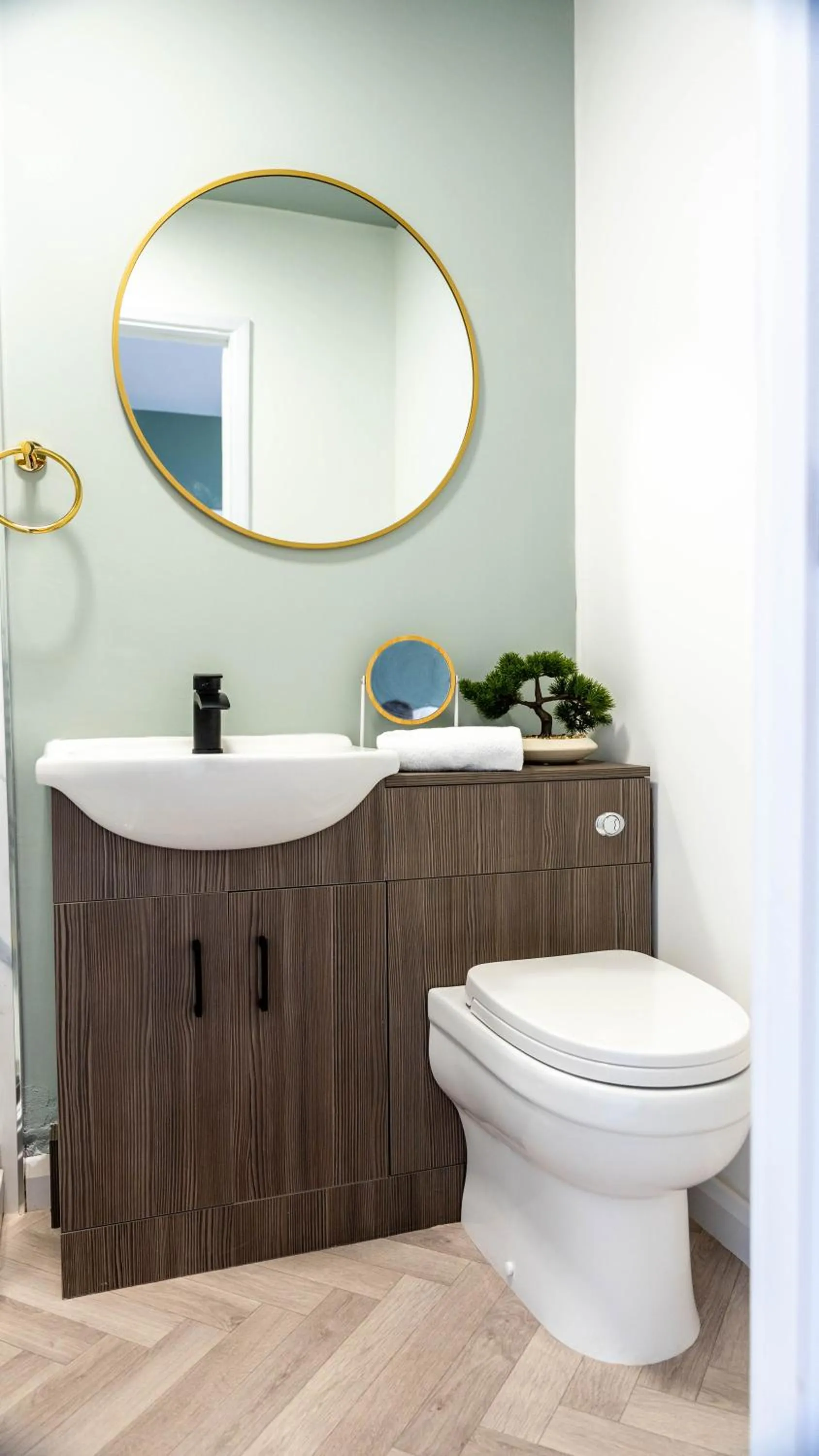 Toilet in Bowles Hotels