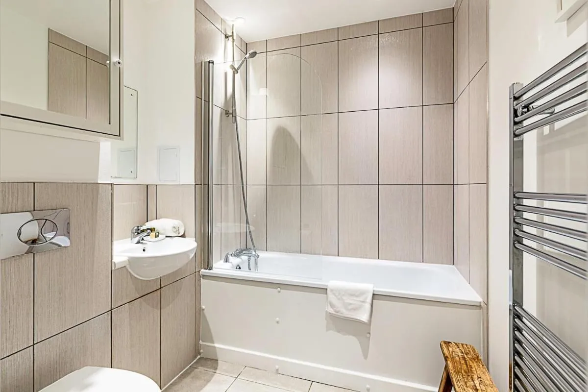 Spacious and Trendy Shoreditch Flat