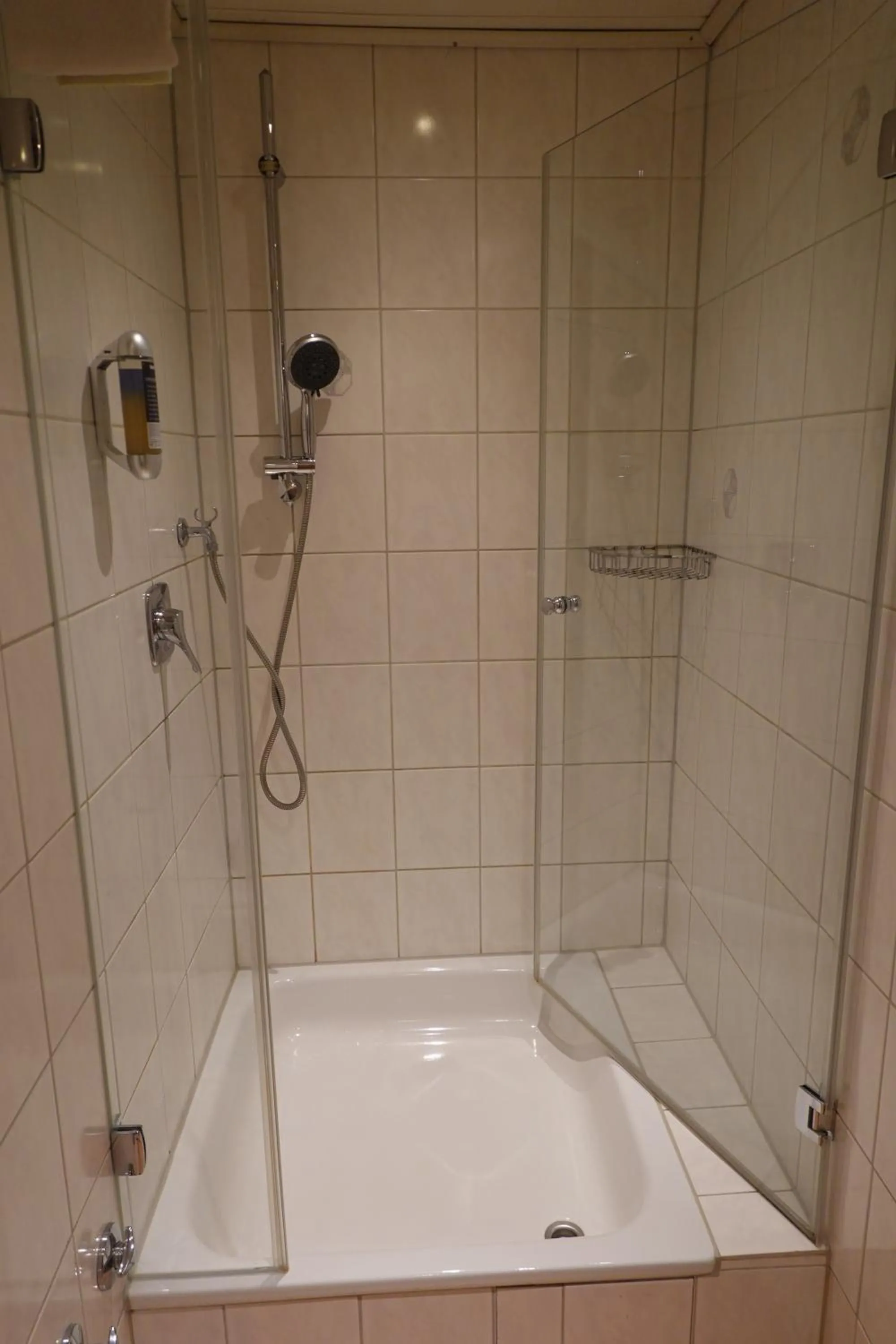 Shower in Hotel Birnbaum