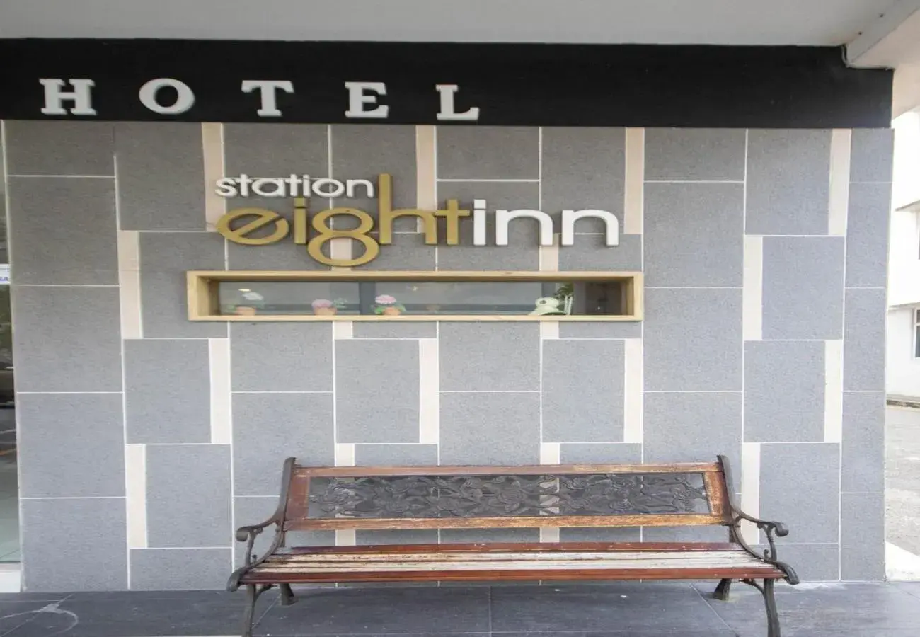 JQ Station Eight Inn JQ Station Eight Inn