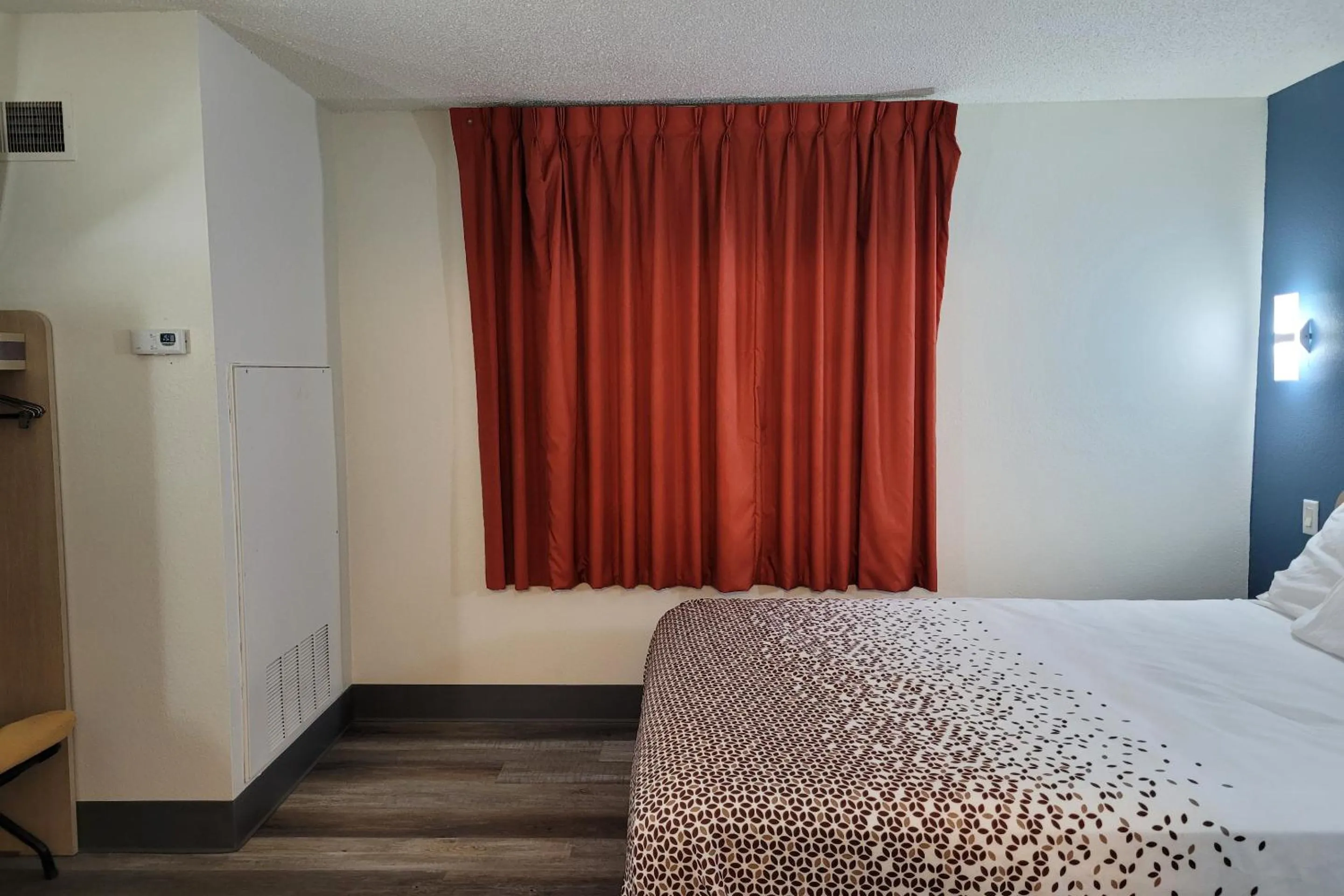 Bedroom, Bed in Modern Stay 39 Lakeview By OYO Minonk