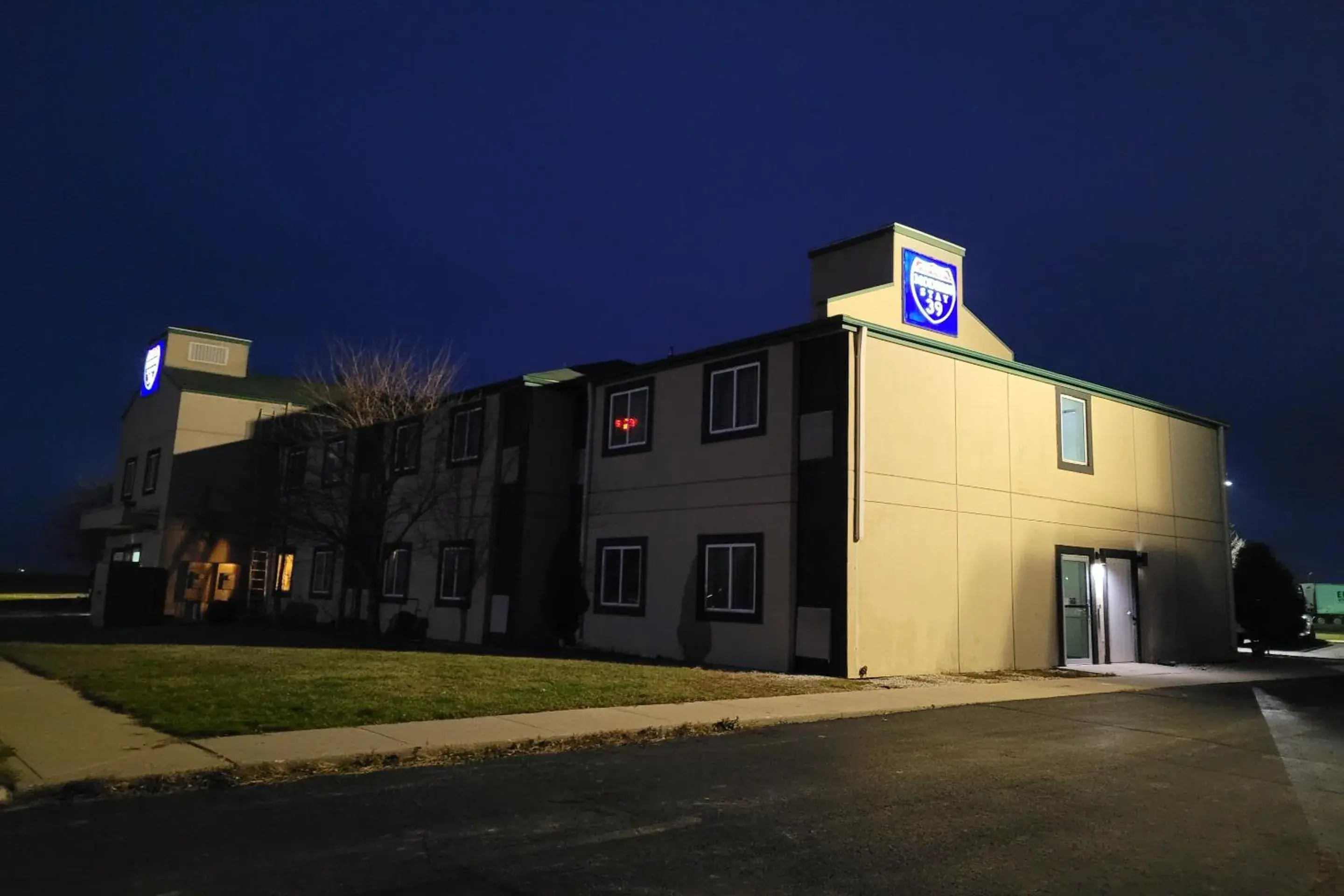 Facade/entrance in Modern Stay 39 Lakeview By OYO Minonk Facade/entrance in Modern Stay 39 Lakeview By OYO Minonk