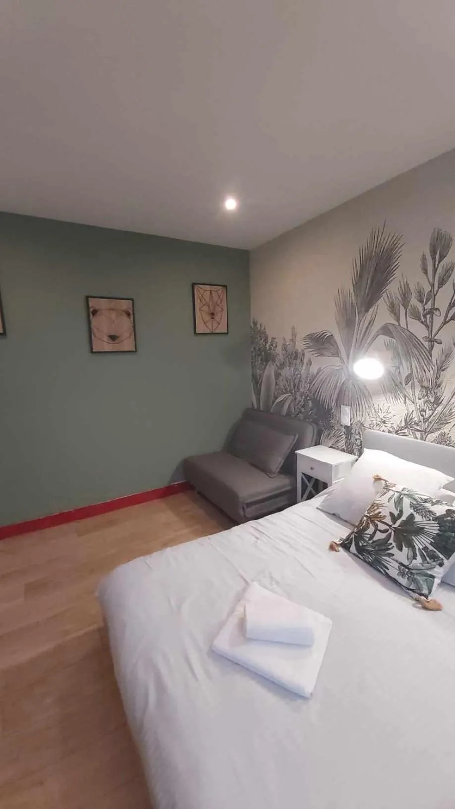 Bed in La Renaissance