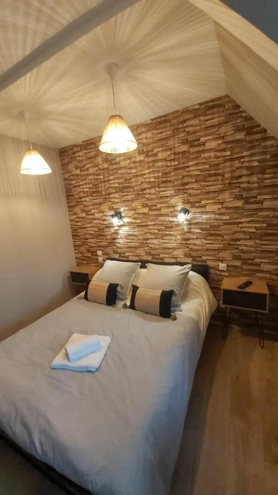 Bed in La Renaissance