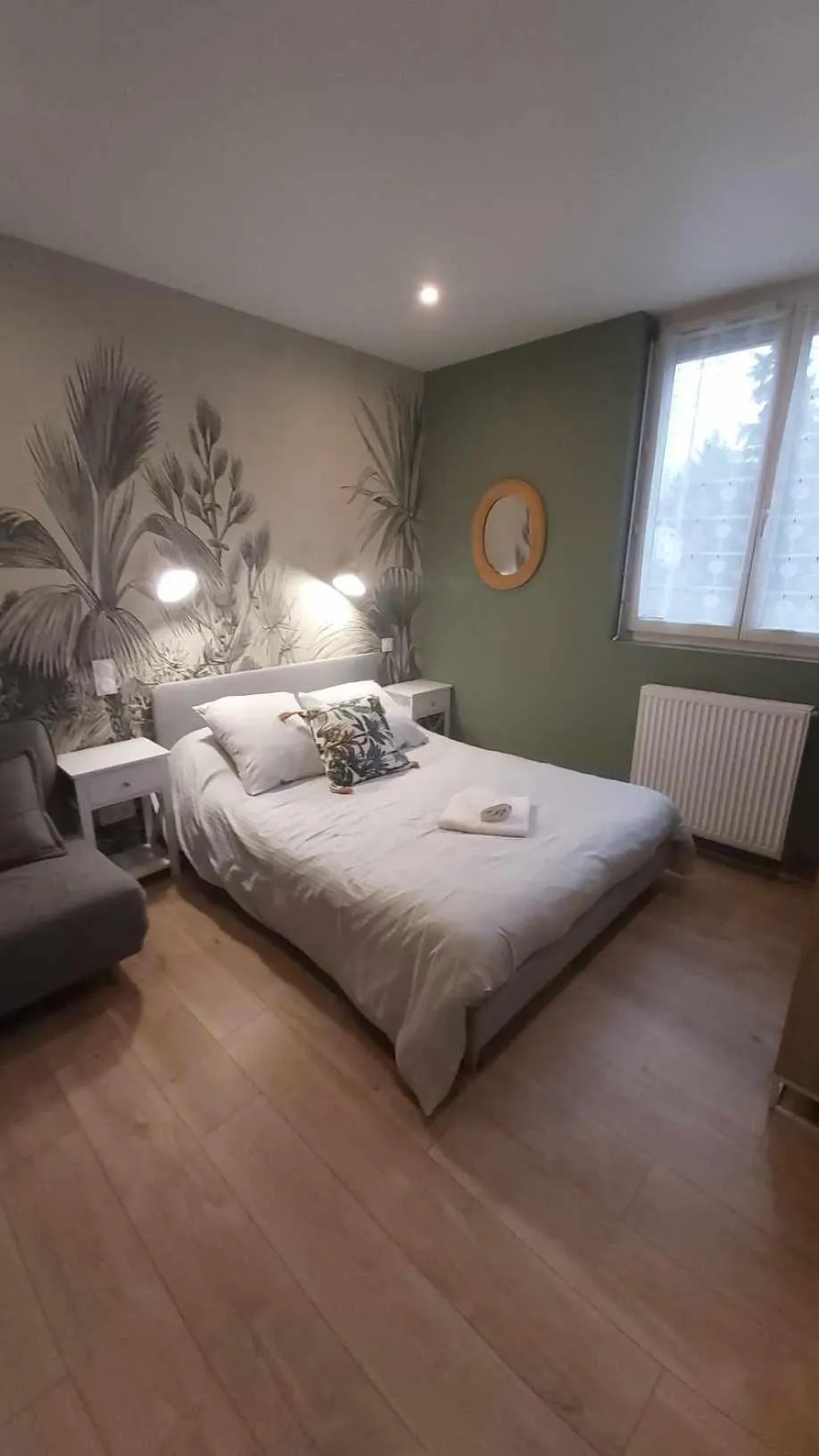 Bed in La Renaissance