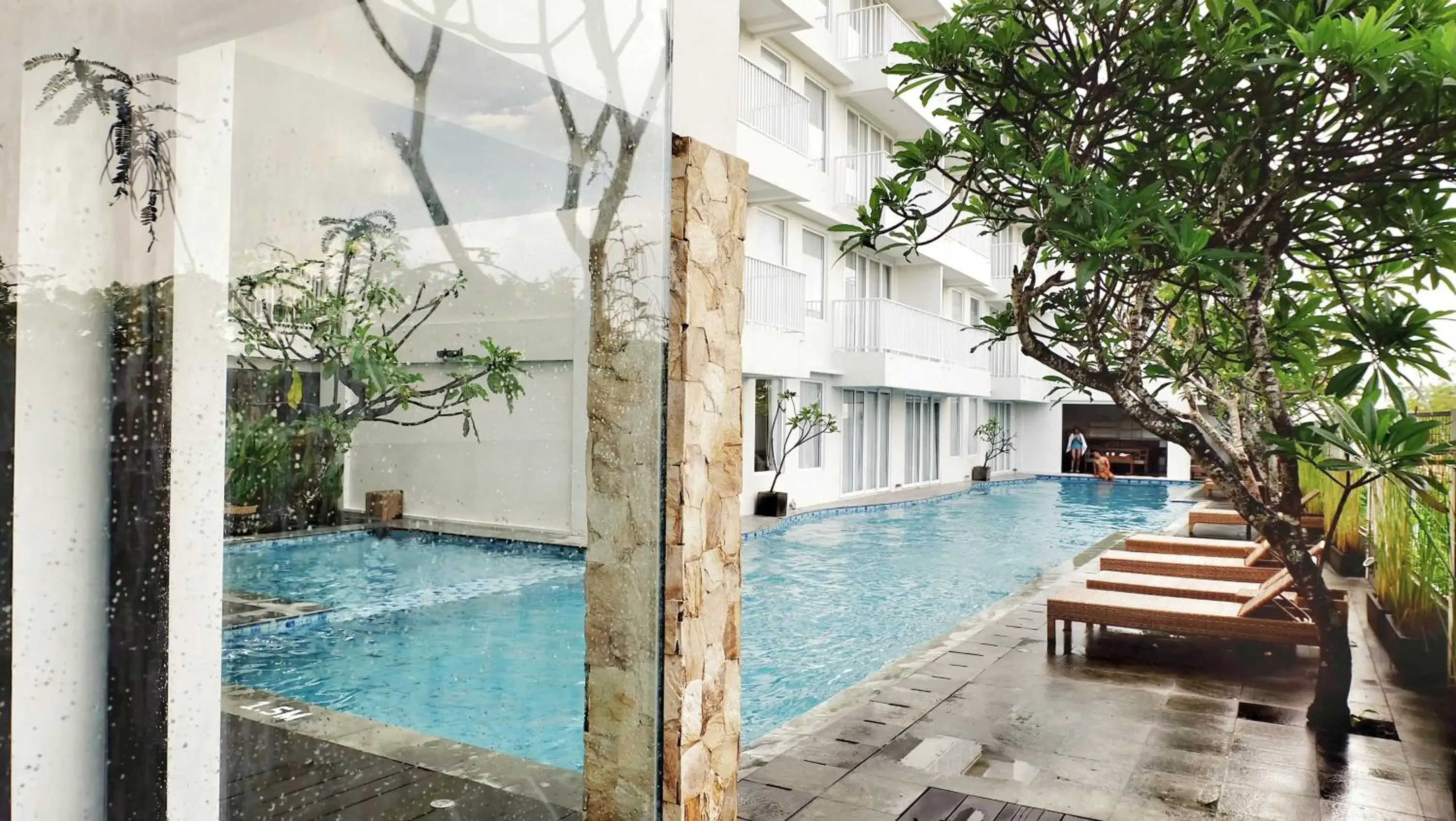 Swimming pool in Paragon Hotel Seminyak Swimming pool in Paragon Hotel Seminyak